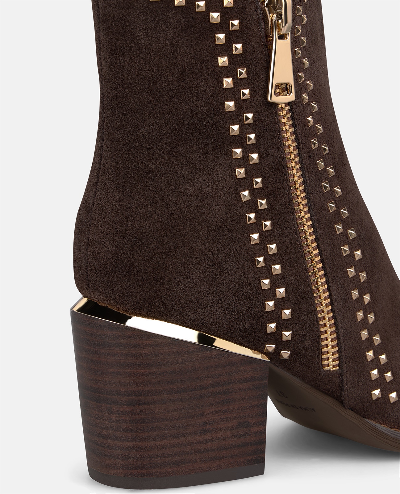 Botines básicos de mujer en ante con tachas metálicas cuadradas - Alma en Pena - Marrón Marrón-4