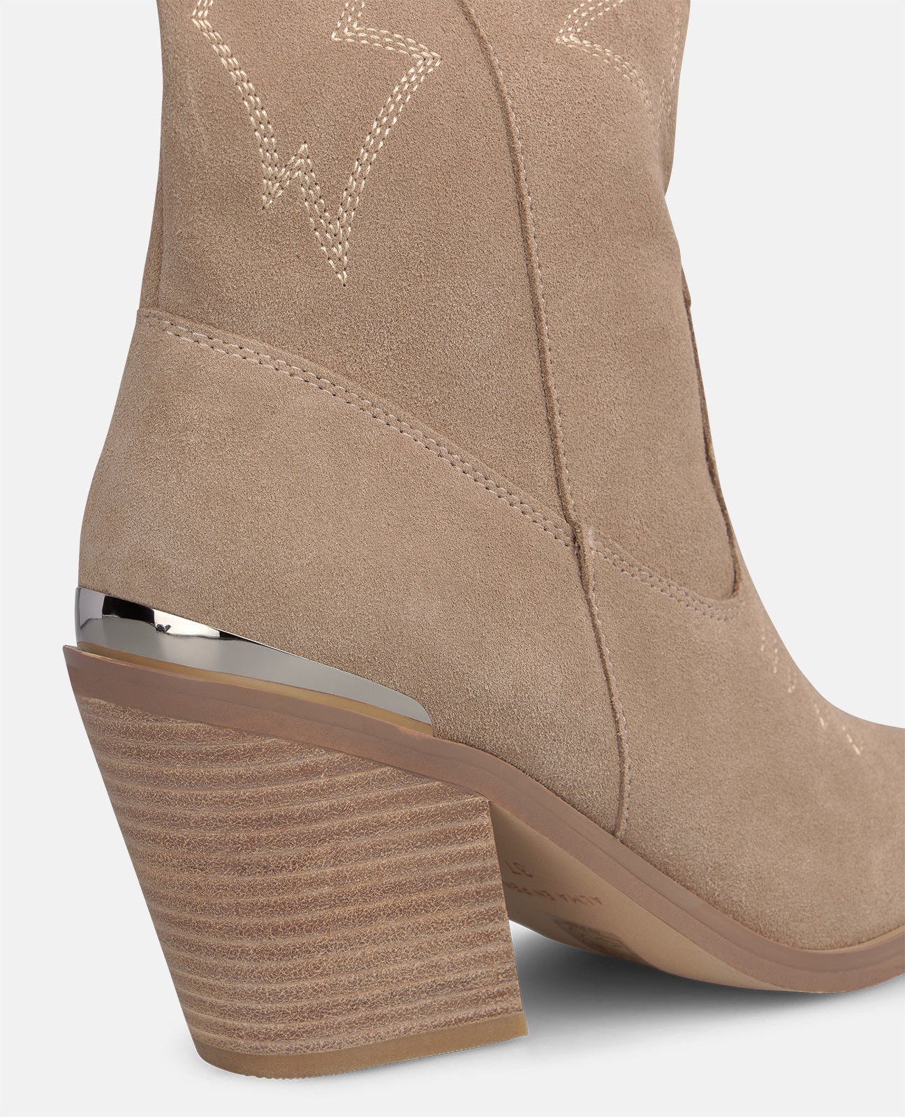 Botas cowboy de mujer en ante con detalles bordados - Alma en Pena - Visón Visón-4