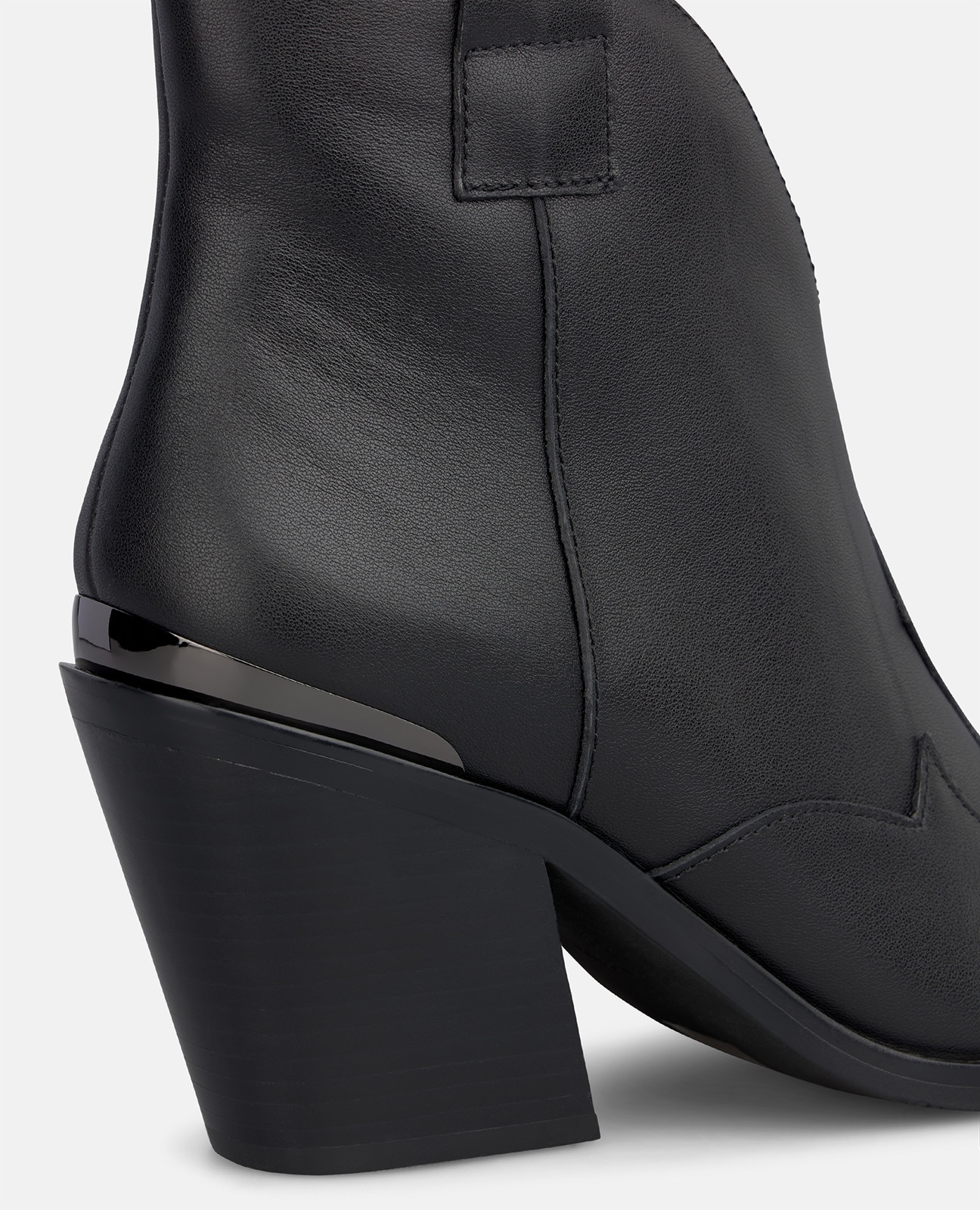 Botines básicos en napa con abertura frontal - Alma en Pena - Negro Negro-4