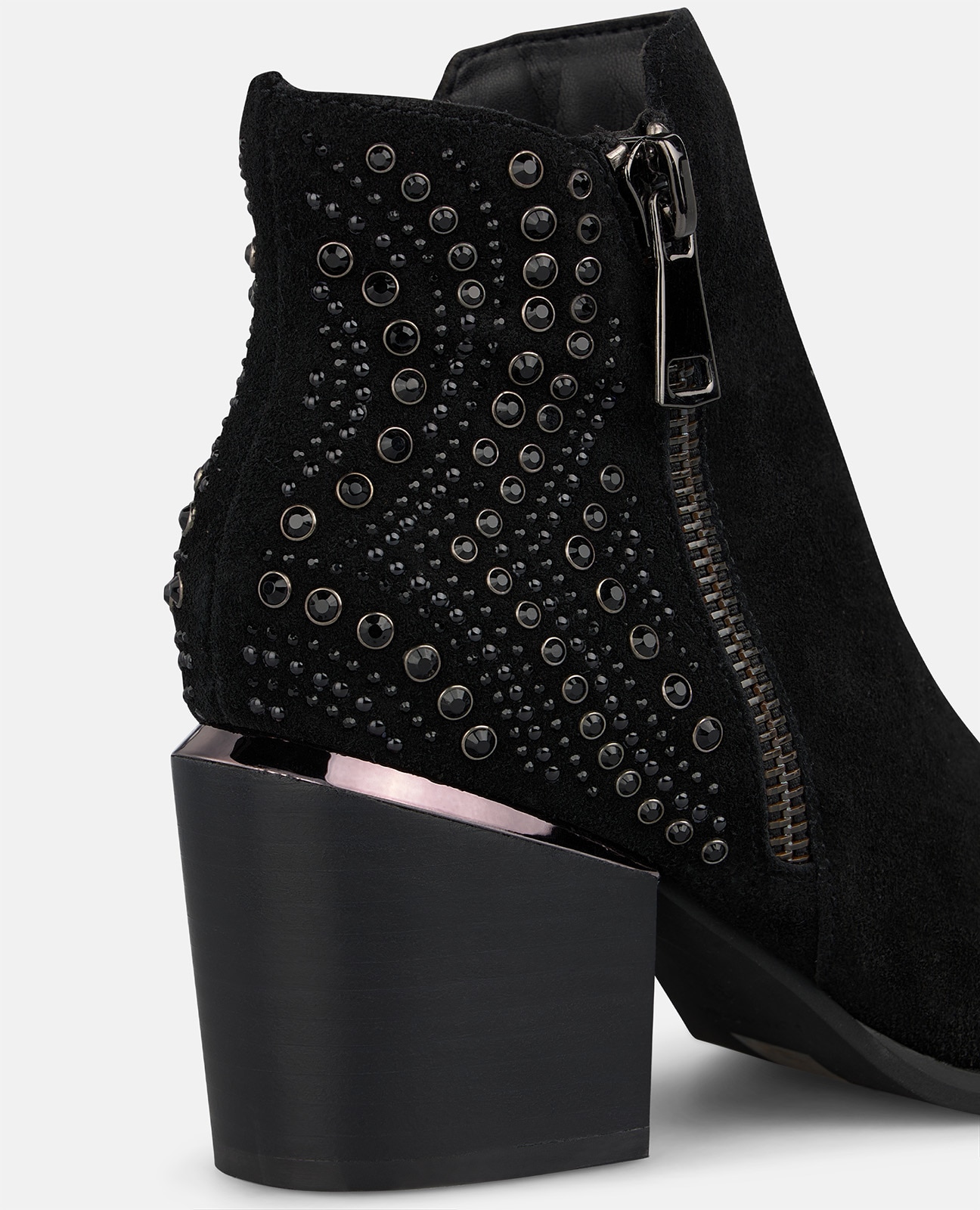 Botines básicos en ante con cierre de cremallera y pedrería - Alma en Pena - Negro Negro-4