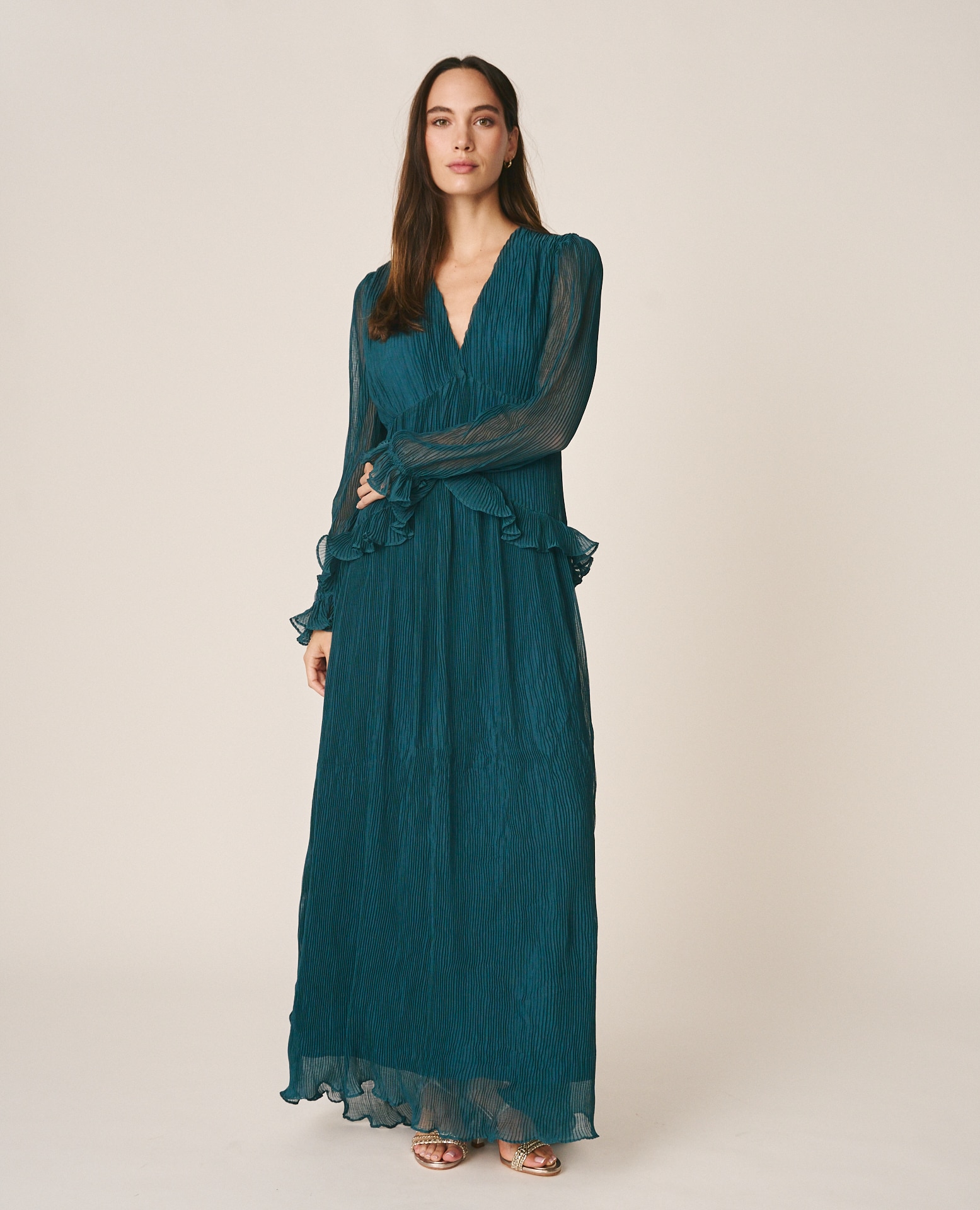 Imagen 1 de Vestido largo plisado con cuello pico - Alma en Pena - Azul Océano Azul Océano