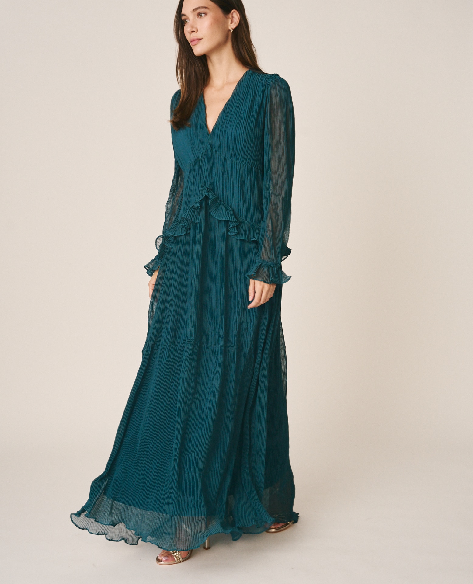 Imagen 3 de Vestido largo plisado con cuello pico - Alma en Pena - Azul Océano Azul Océano