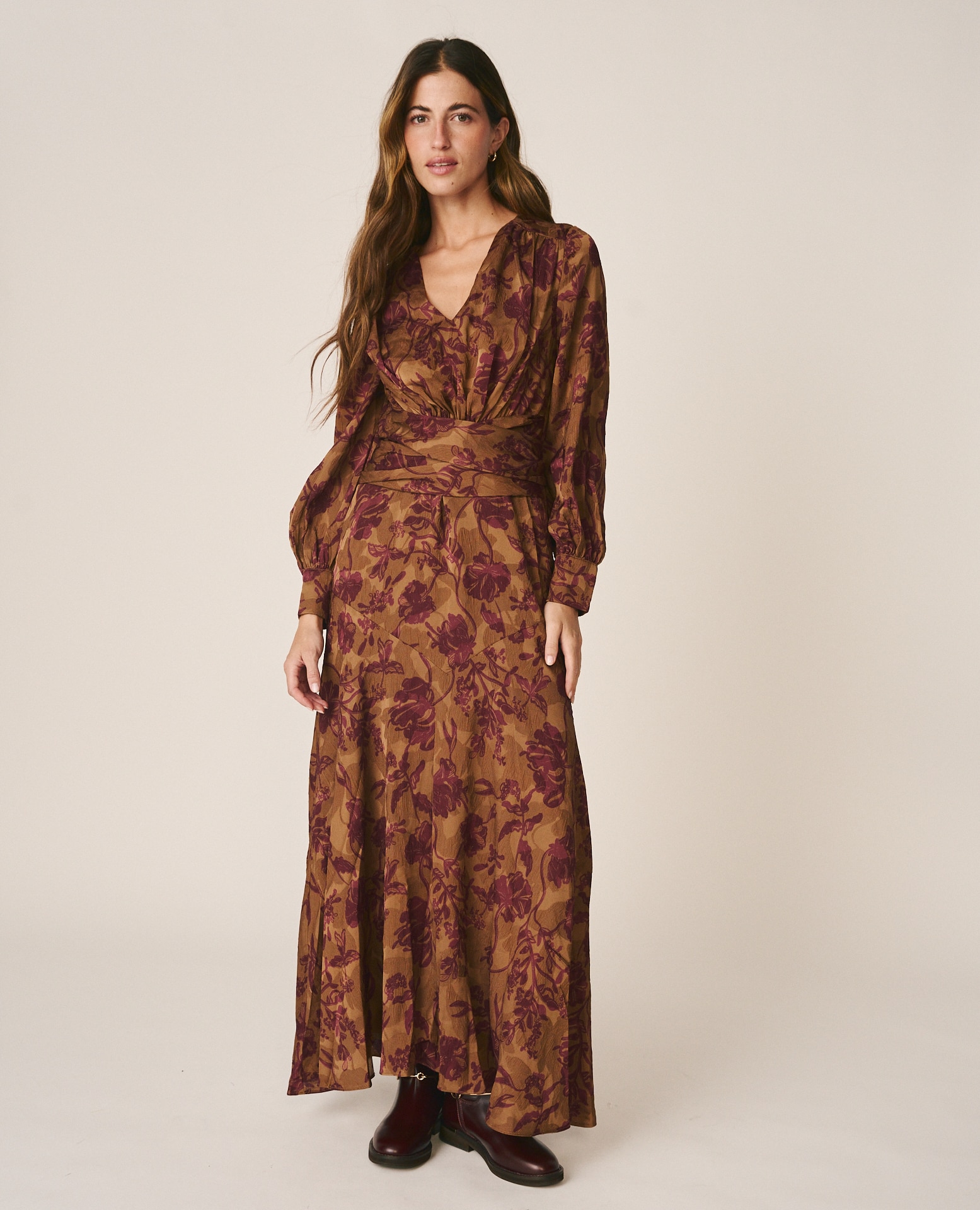 Imagen 1 de Vestido largo jacquard con estampado floral - Alma en Pena - Marrón Marrón