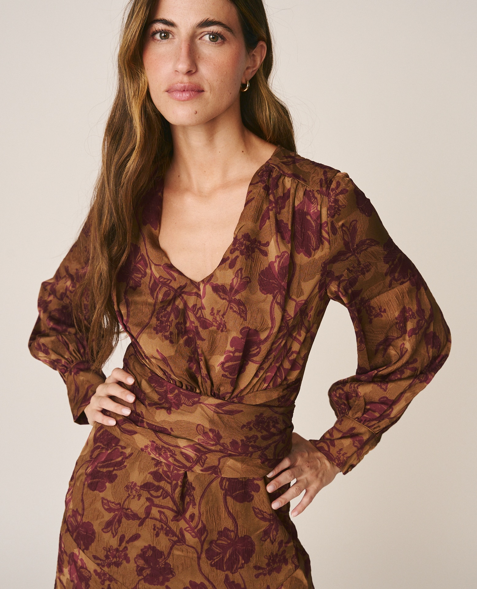 Imagen 2 de Vestido largo jacquard con estampado floral - Alma en Pena - Marrón Marrón