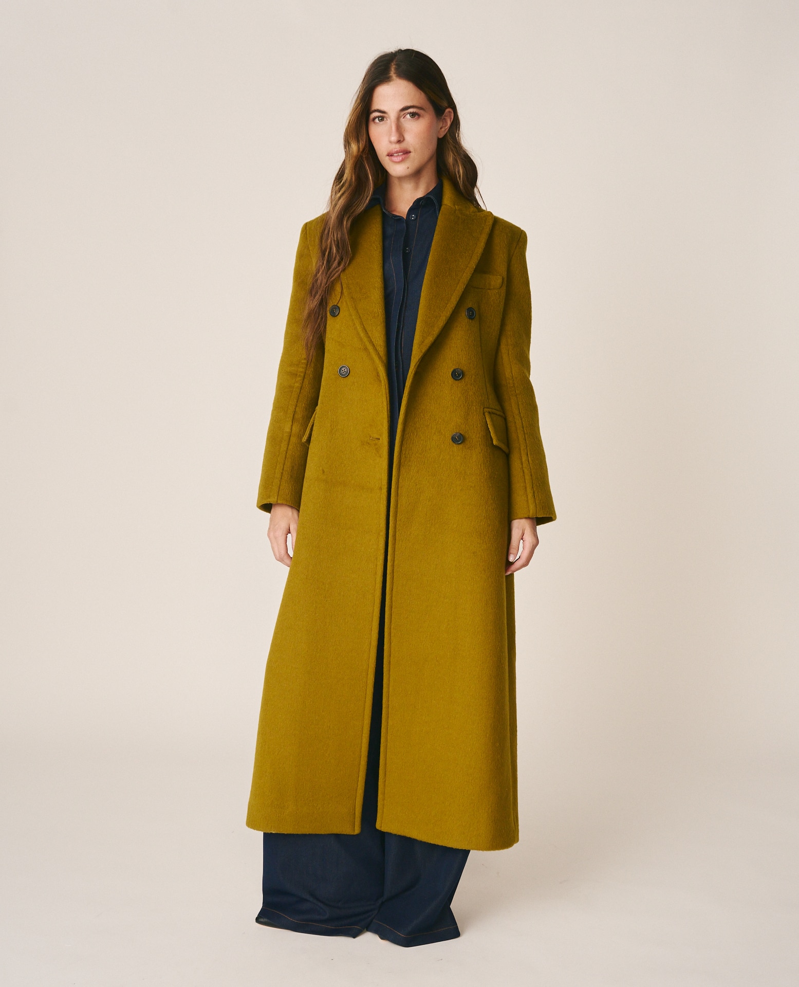 Imagen 1 de Abrigo largo de mujer en paño con diseño cruzado Verde Oliva