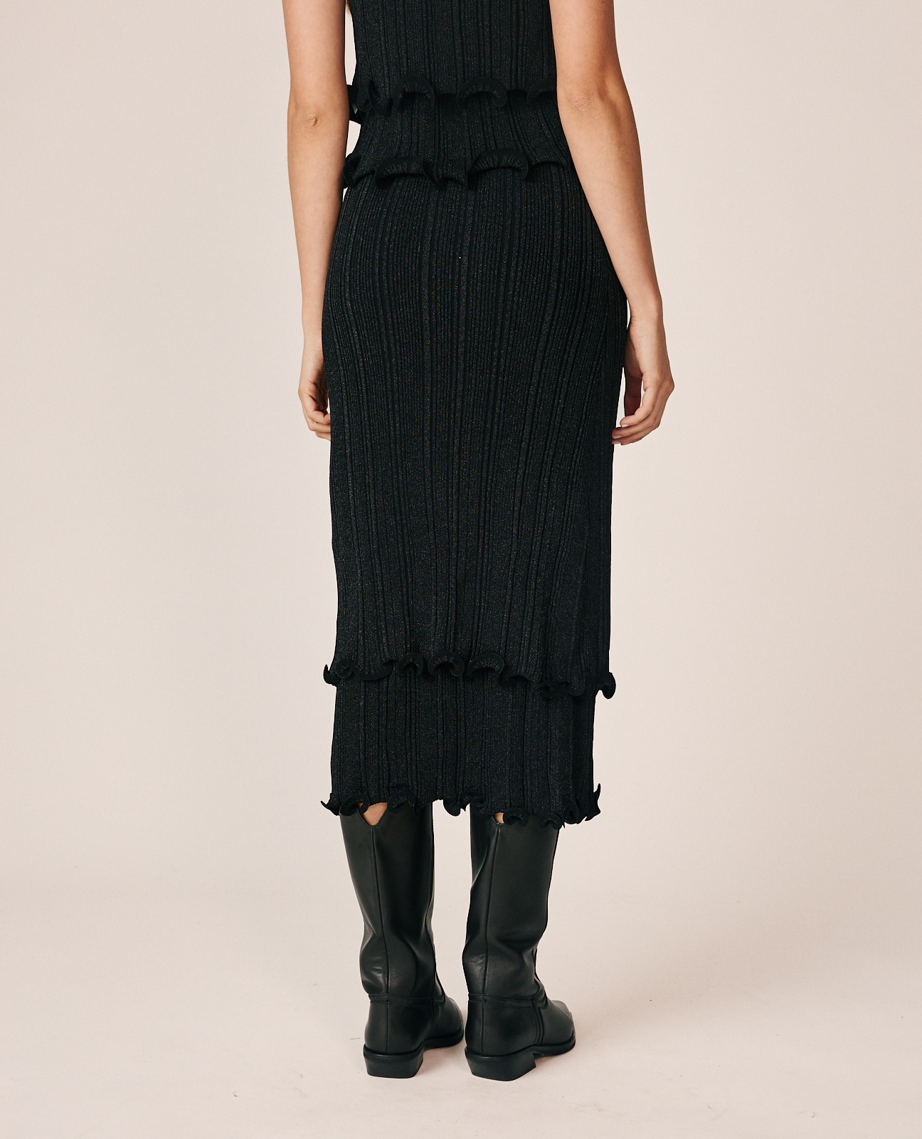 Falda midi de punto con hilos metalizados - Alma en Pena - Negro Negro-5
