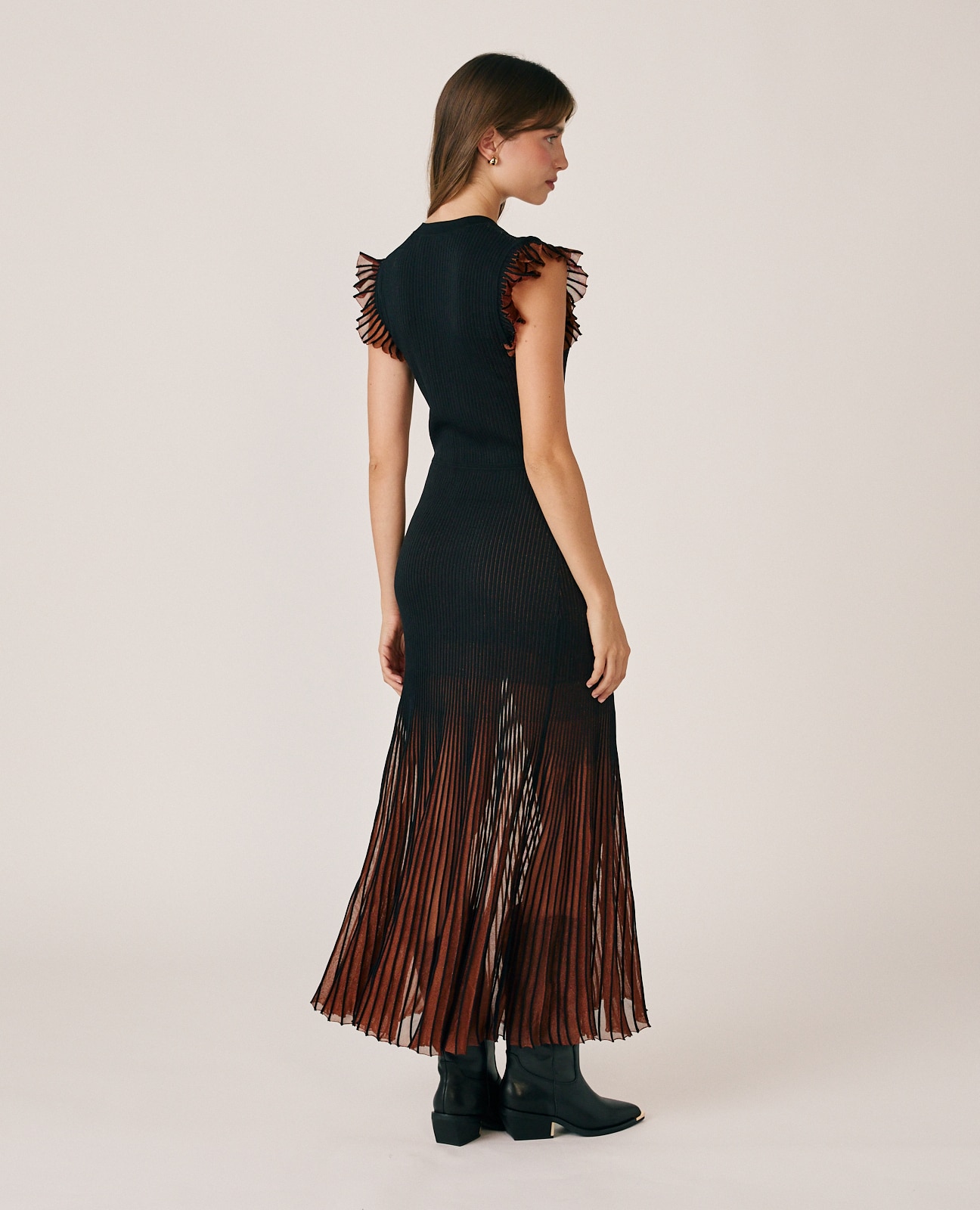 Vestido midi canalé con volantes - Alma en Pena - Negro Negro-6