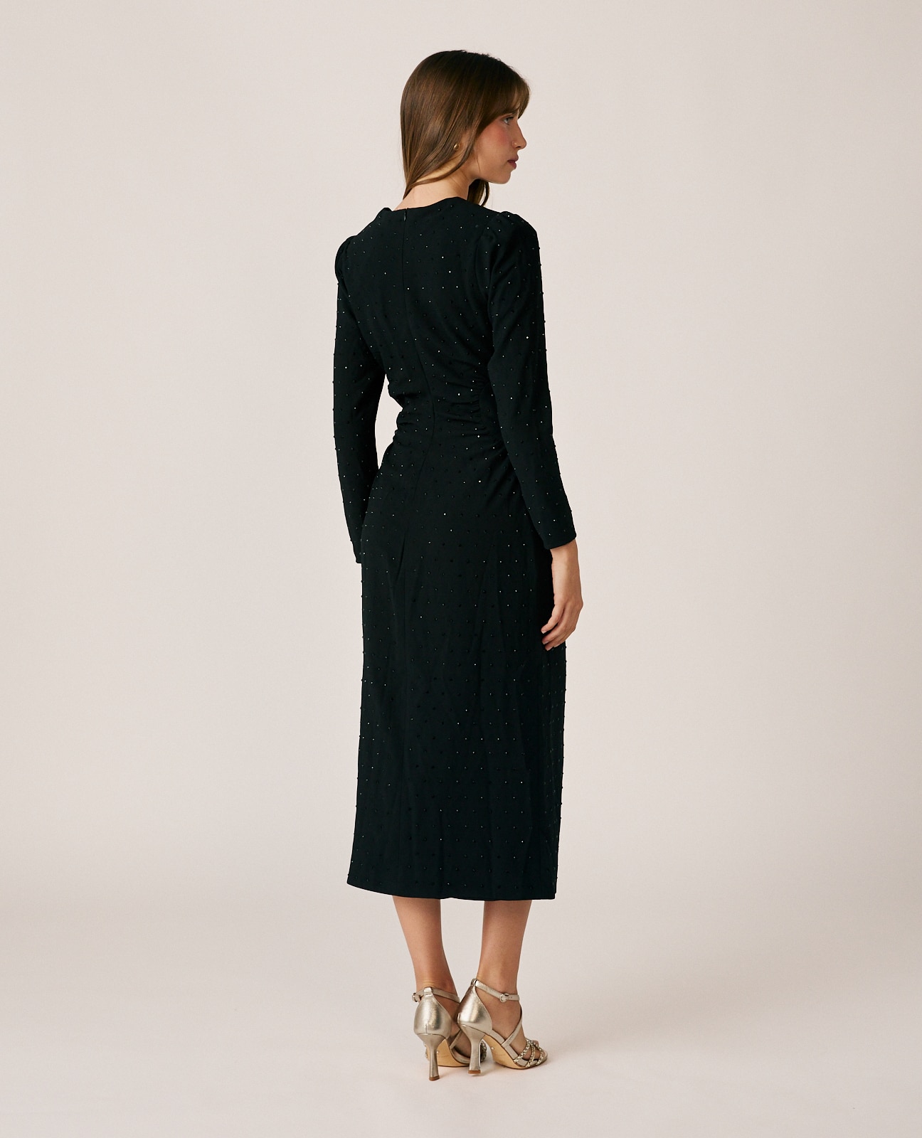 Vestido midi crepé con apliques brillantes - Alma en Pena - Negro Negro-7