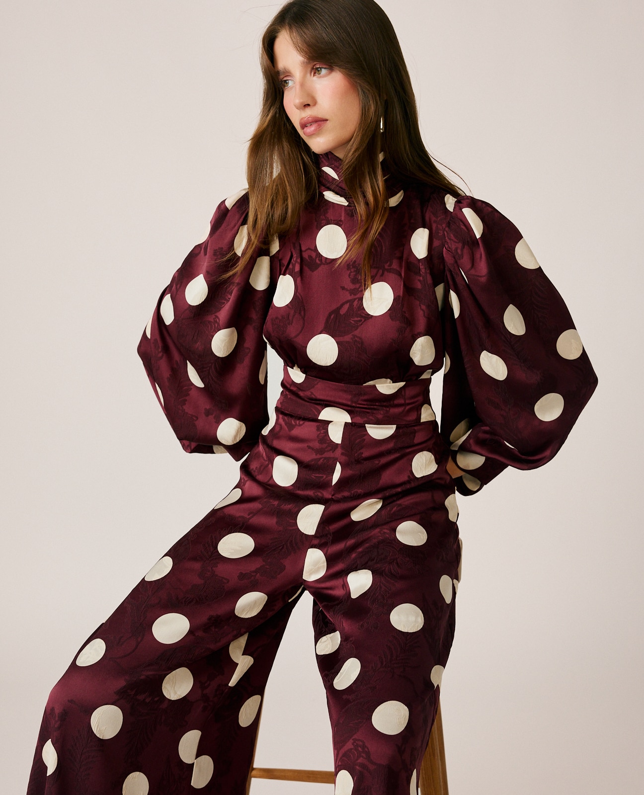 Mono largo de mujer en jacquard con estampado floral - Alma en Pena - Burdeos Burdeos-2