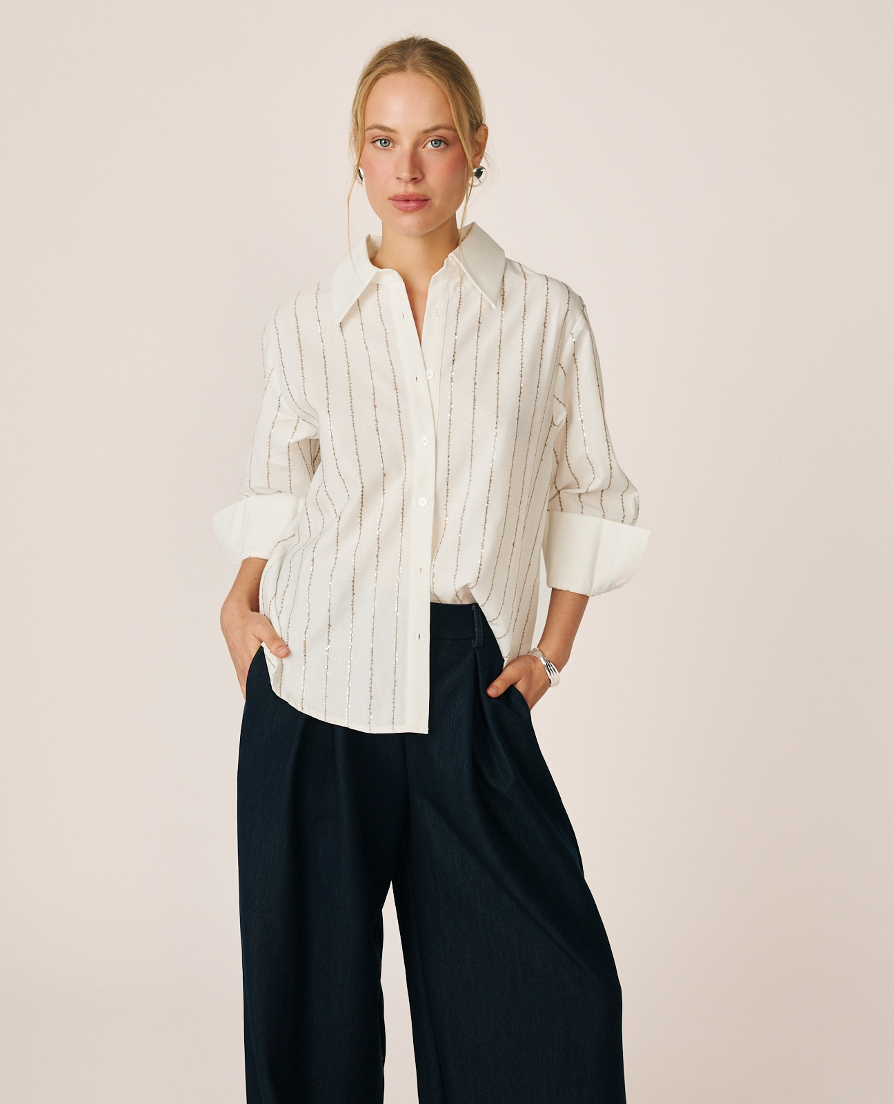 Imagen 0 de Camisa de mujer a rayas con lentejuelas Blanco