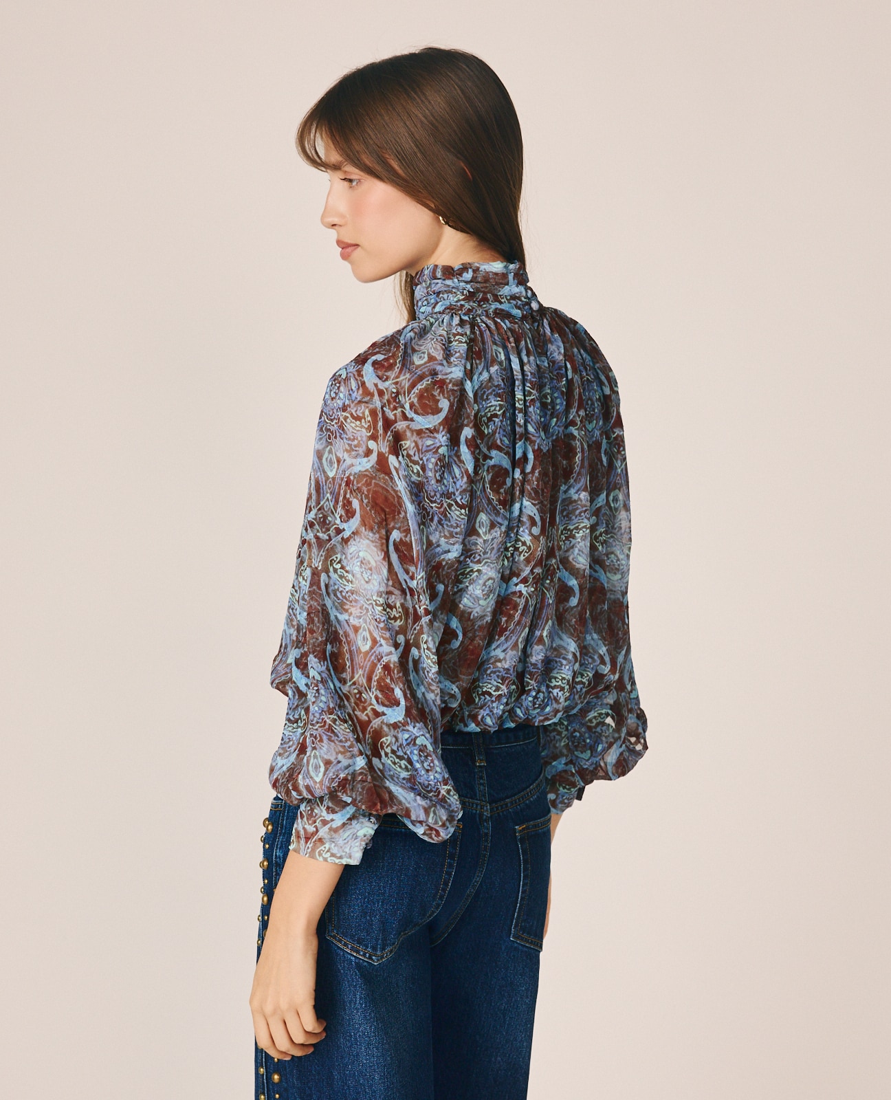 Blusa de mujer con cuello perkins y estampado paisley - Alma en Pena - Multicolor Multicolor-6