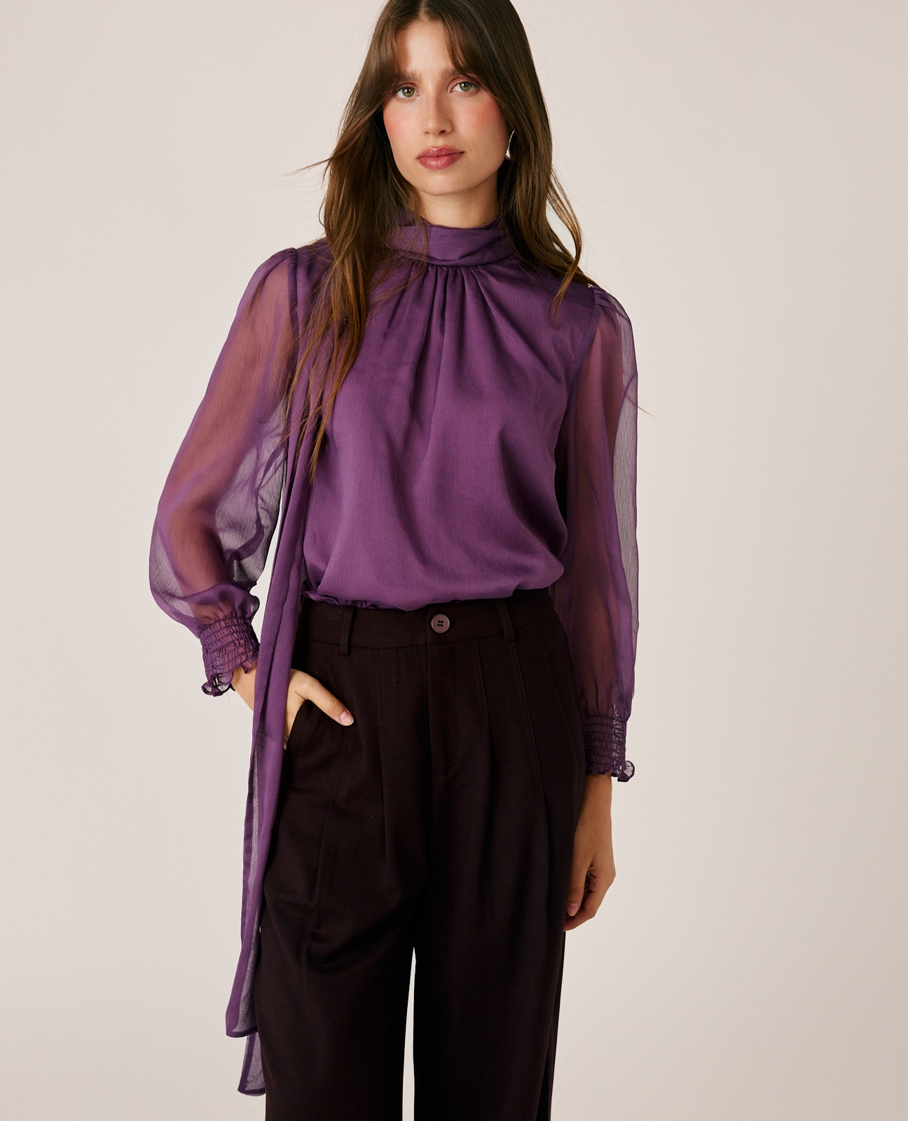 Imagen 0 de Blusa de mujer en gasa con lazada en el cuello Malva