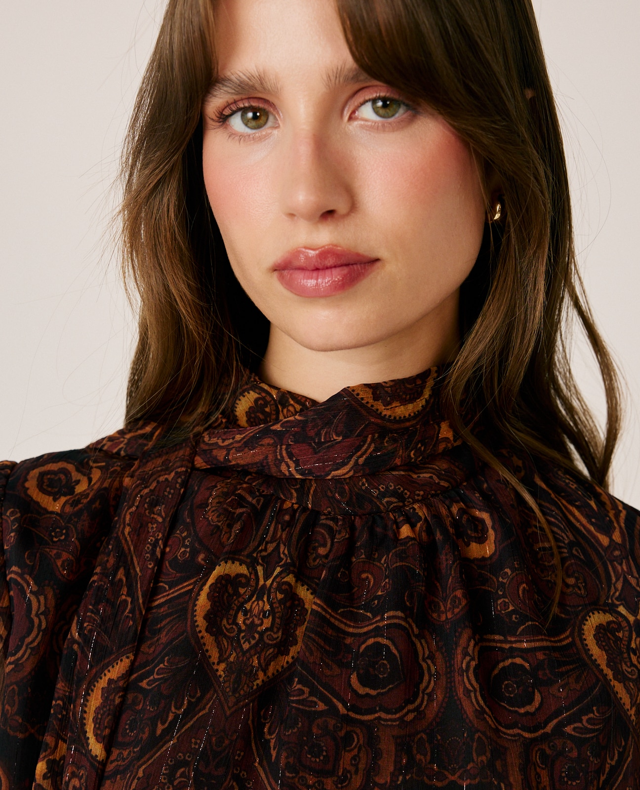 Imagen 4 de Blusa de mujer en gasa con estampado paisley - Alma en Pena - Marrón Marrón