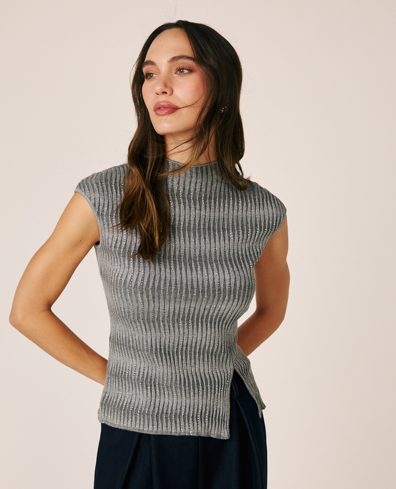 Top de mujer canalé con detalles brillantes - Alma en Pena - Gris Gris-3
