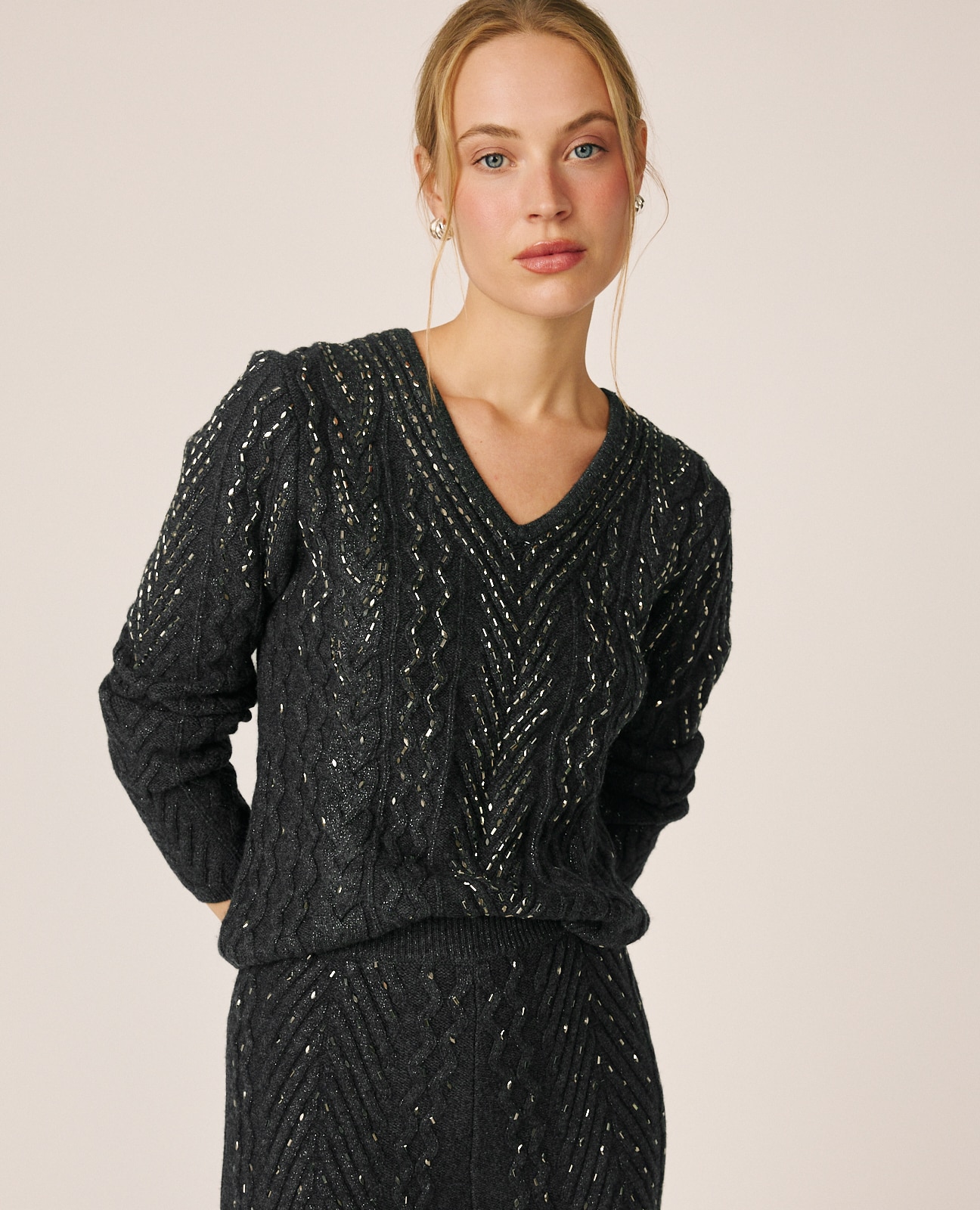 Imagen 1 de Jersey de mujer trenzado con detalle strass Negro