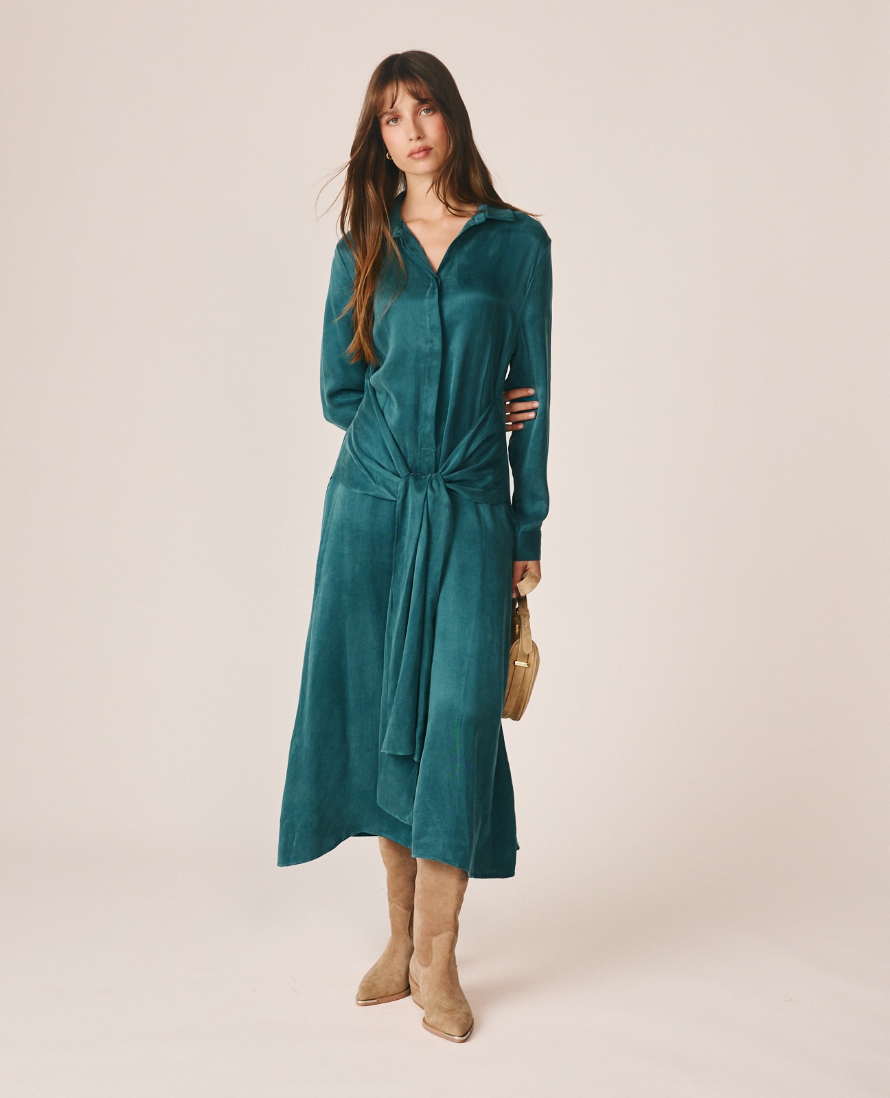 Vestido midi en satén con cuello camisero - Alma en Pena - Azul Océano Azul Océano-2