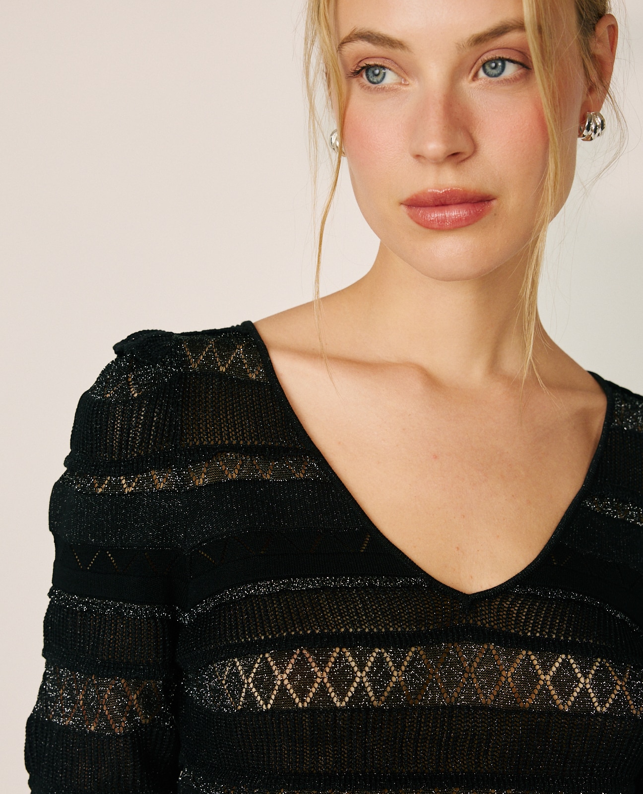 Imagen 4 de Jersey de mujer de punto con cuello pico - Alma en Pena - Negro Negro