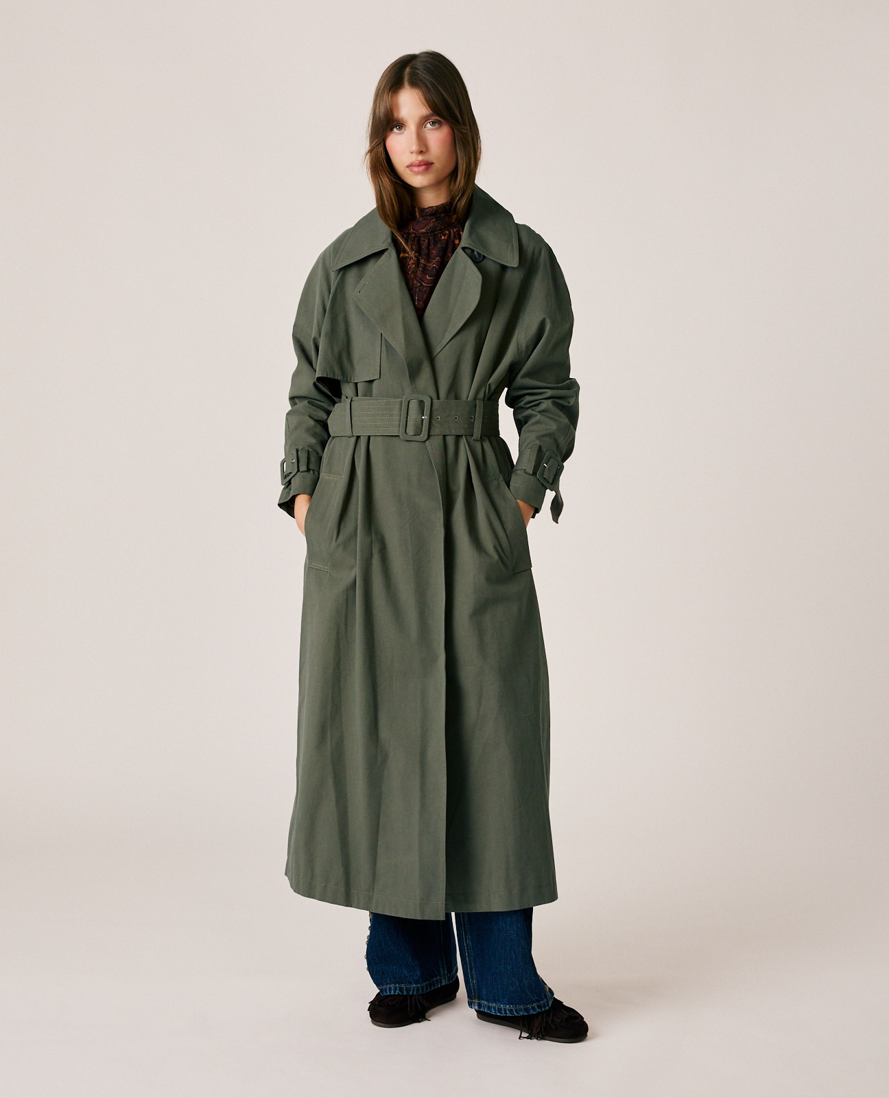 Gabardina de mujer en sarga con lazada en el cuello - Kaki Kaki-1