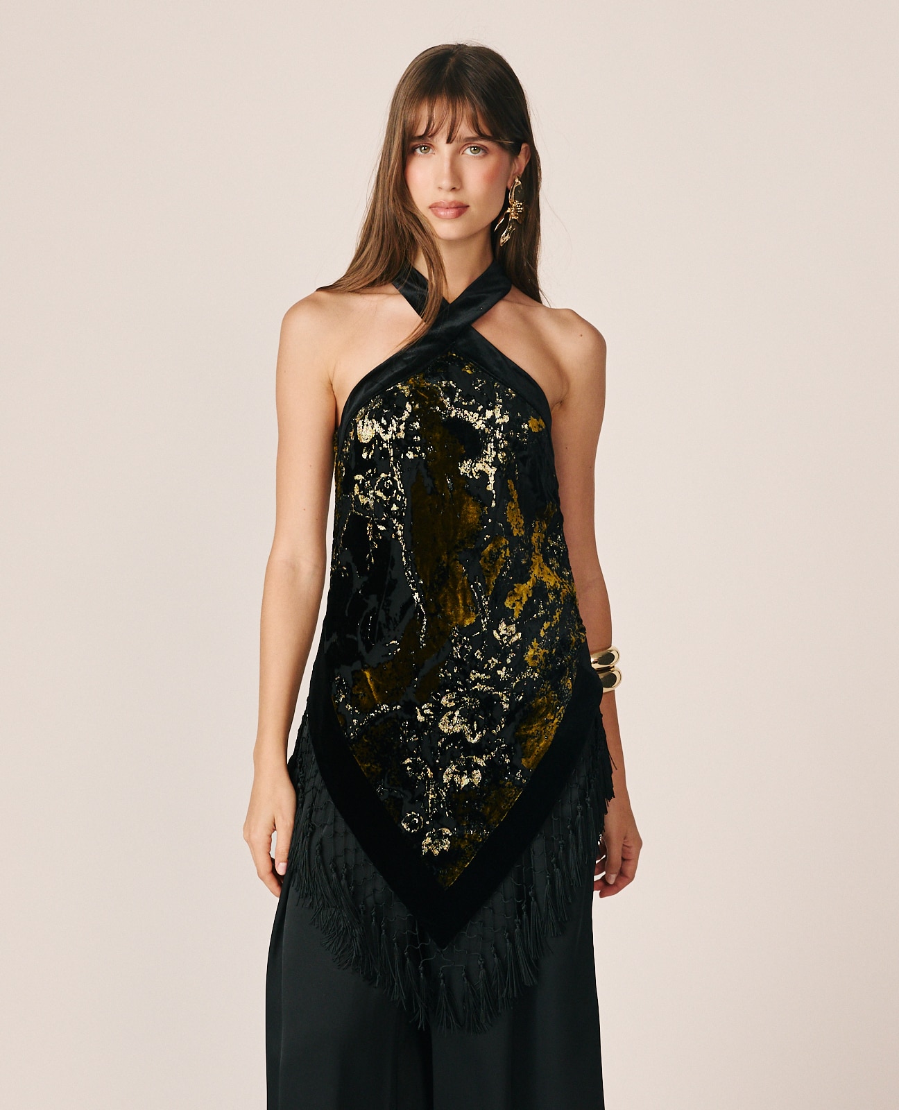Top de mujer halter con borlas en el bajo - Alma en Pena - Negro Negro-2