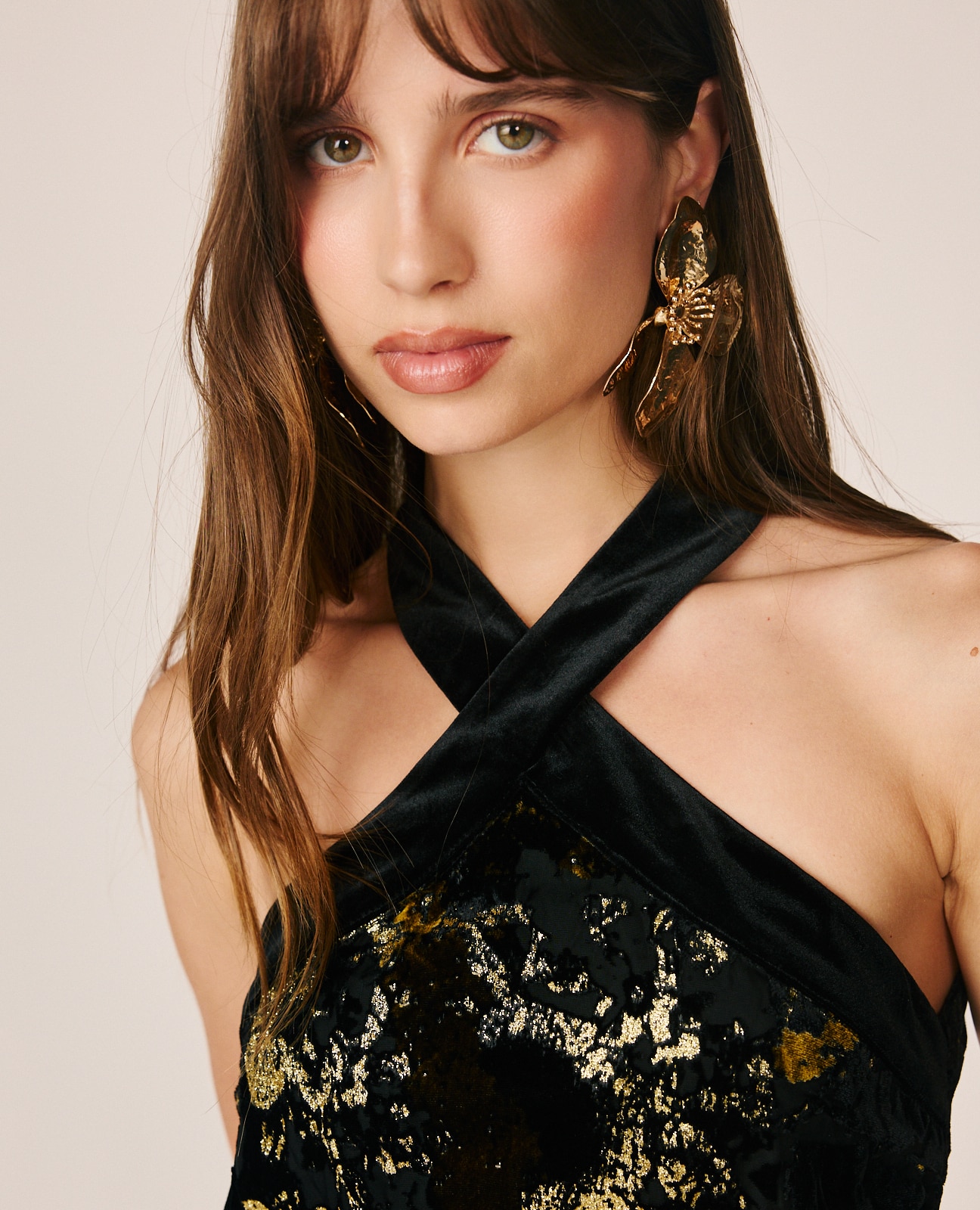 Top de mujer halter con borlas en el bajo - Alma en Pena - Negro Negro-3