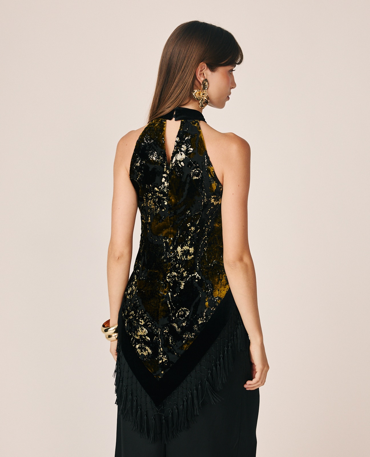 Top de mujer halter con borlas en el bajo - Alma en Pena - Negro Negro-7