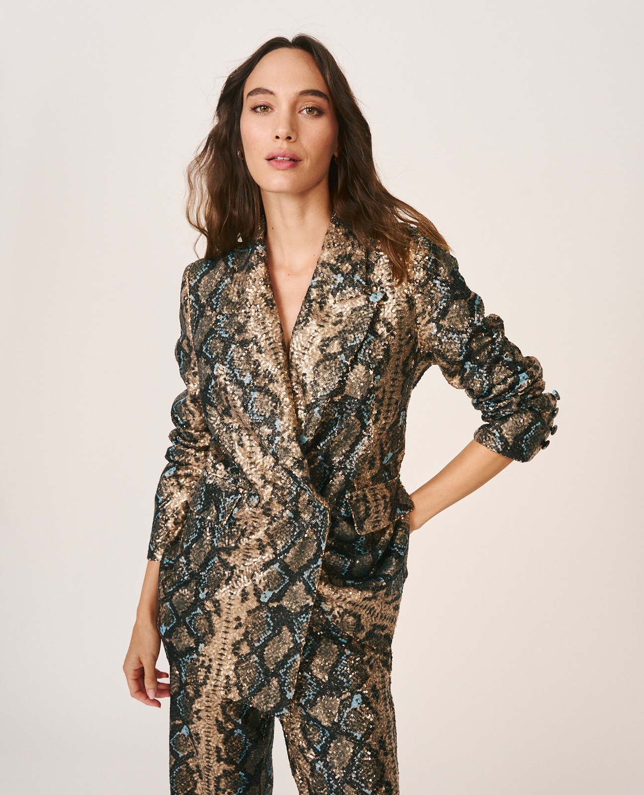 Blazer de mujer animal print con lentejuelas - Alma en Pena - Dorado Dorado-1