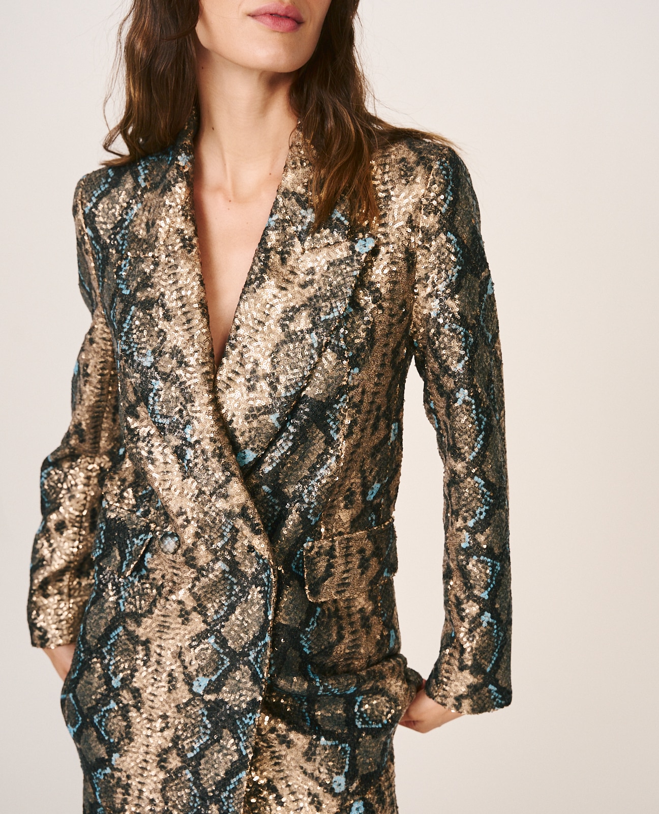 Blazer de mujer animal print con lentejuelas - Alma en Pena - Dorado Dorado-6
