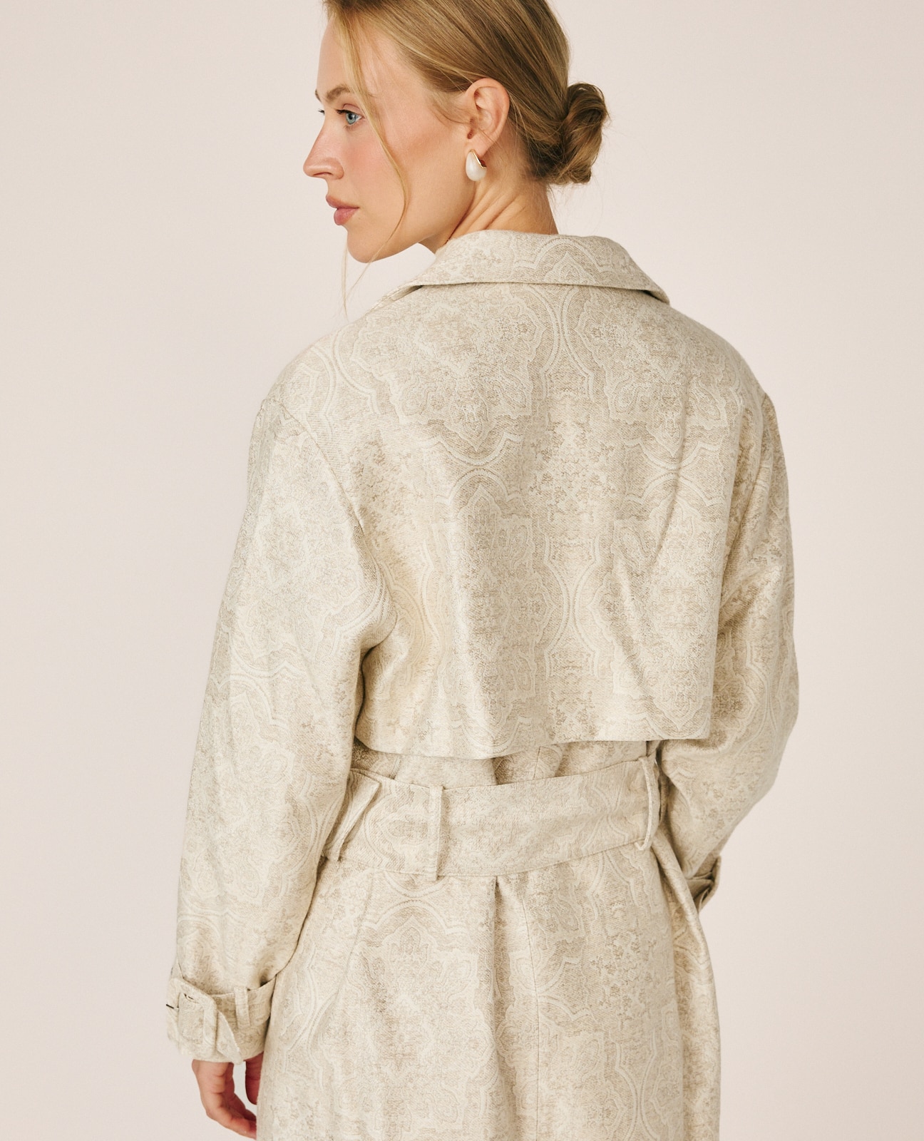 Gabardina de mujer larga con cinturón - Hueso Hueso-5