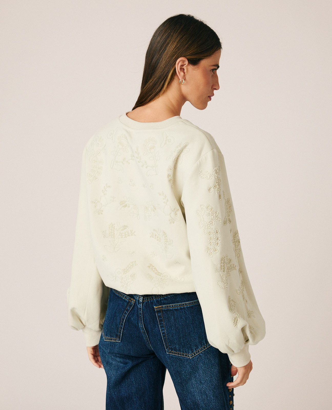 Sudadera de mujer con bordados florales - Alma en Pena - Hueso Hueso-6