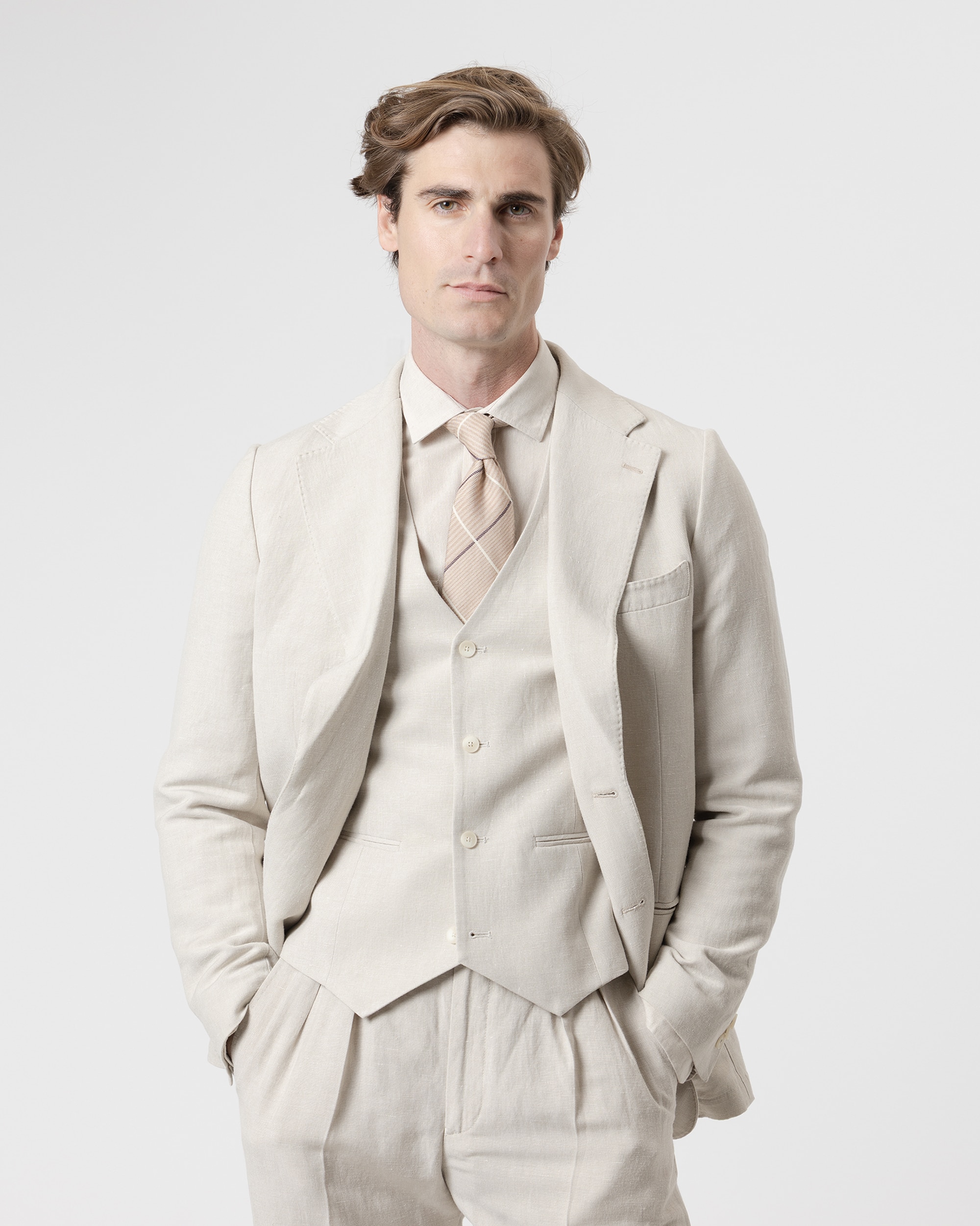 Imagen 0 de Chaleco vestir classic fit  de hombre Arena