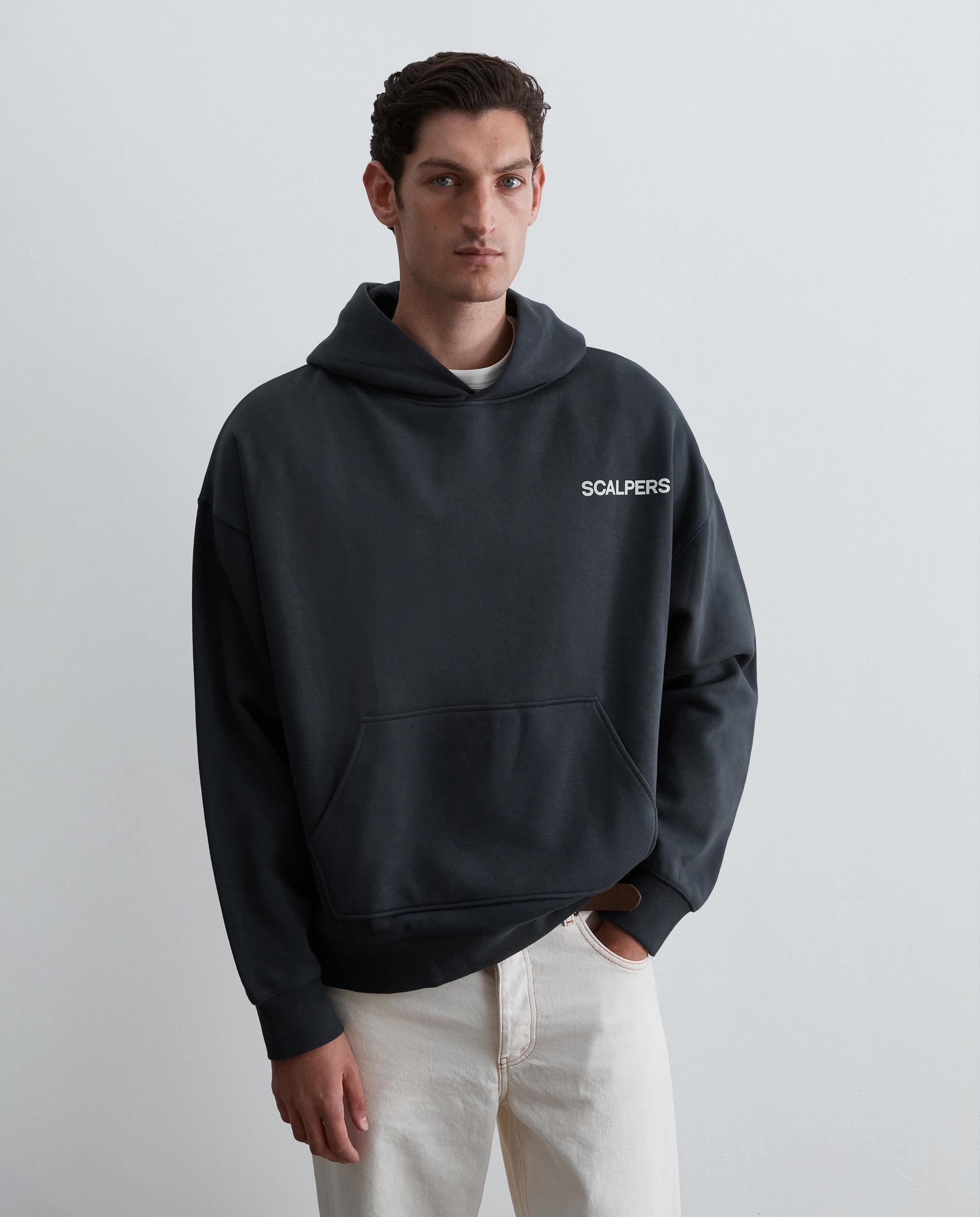 Imagen 1 de Sudadera con capucha de hombre con bolsillo canguro y letrero trasero - Scalpers - Antracita Antracita
