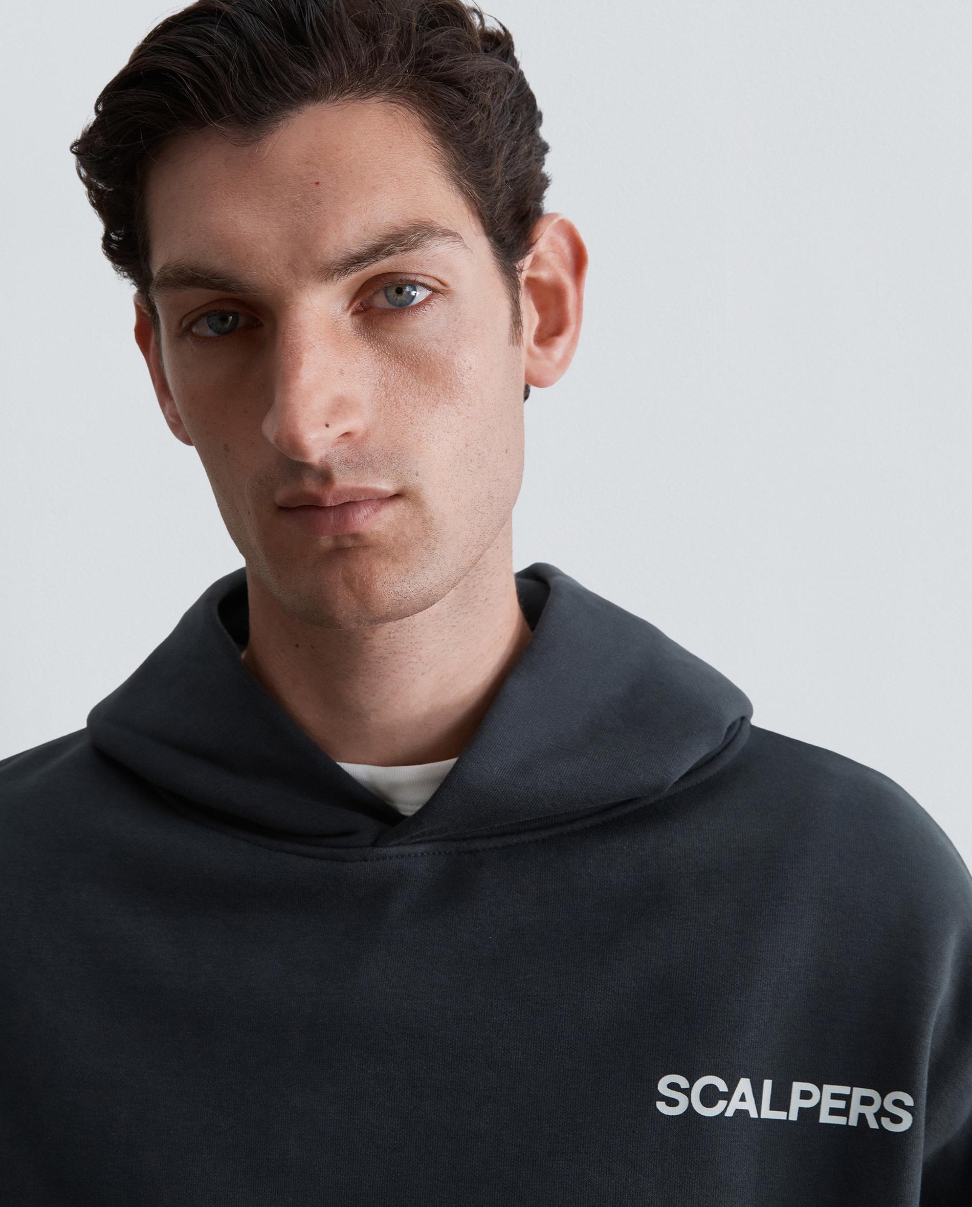 Imagen 4 de Sudadera con capucha de hombre con bolsillo canguro y letrero trasero - Scalpers - Antracita Antracita