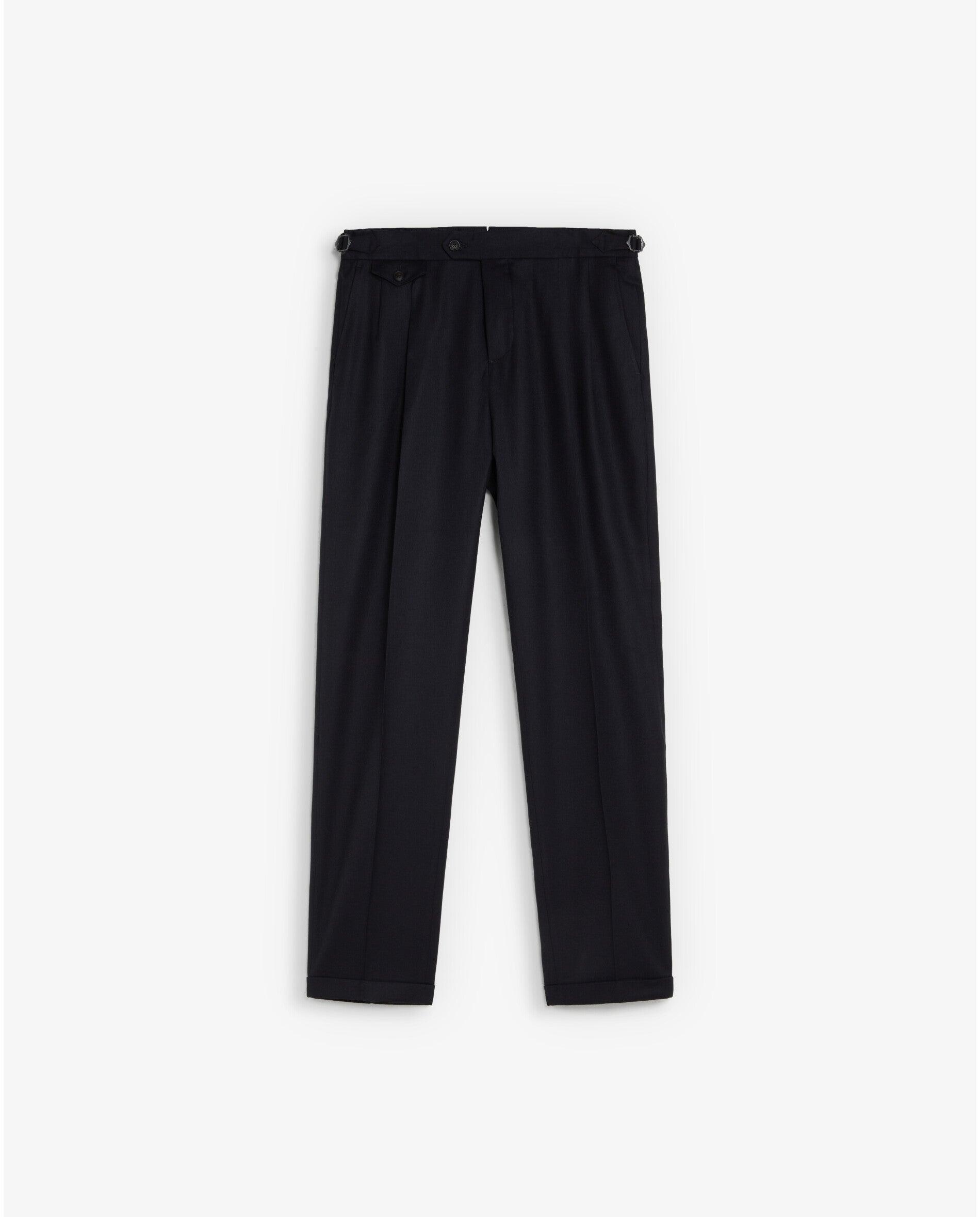 Pantalón chino de hombre con pinzas delanteras y ajuste lateral con botones - Scalpers - Navy Navy-1