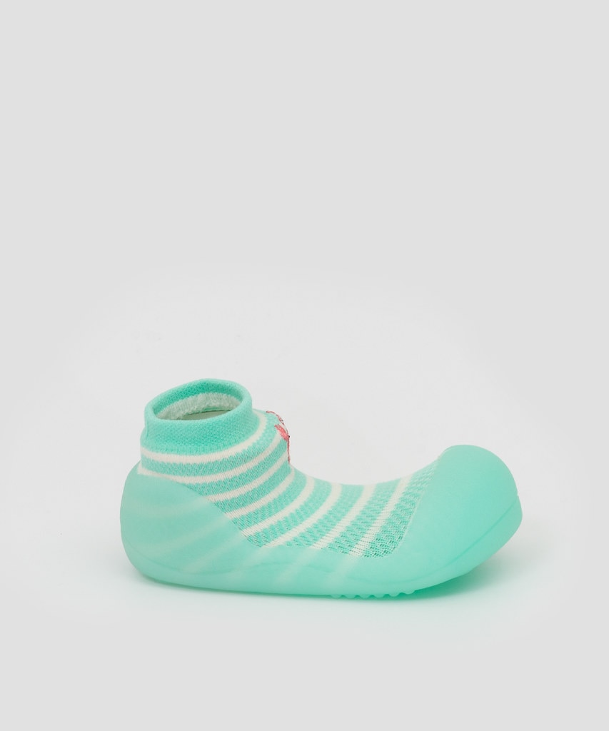 Imagen 0 de Patucos de bebé tejido nylon color verde menta con detalle bordado