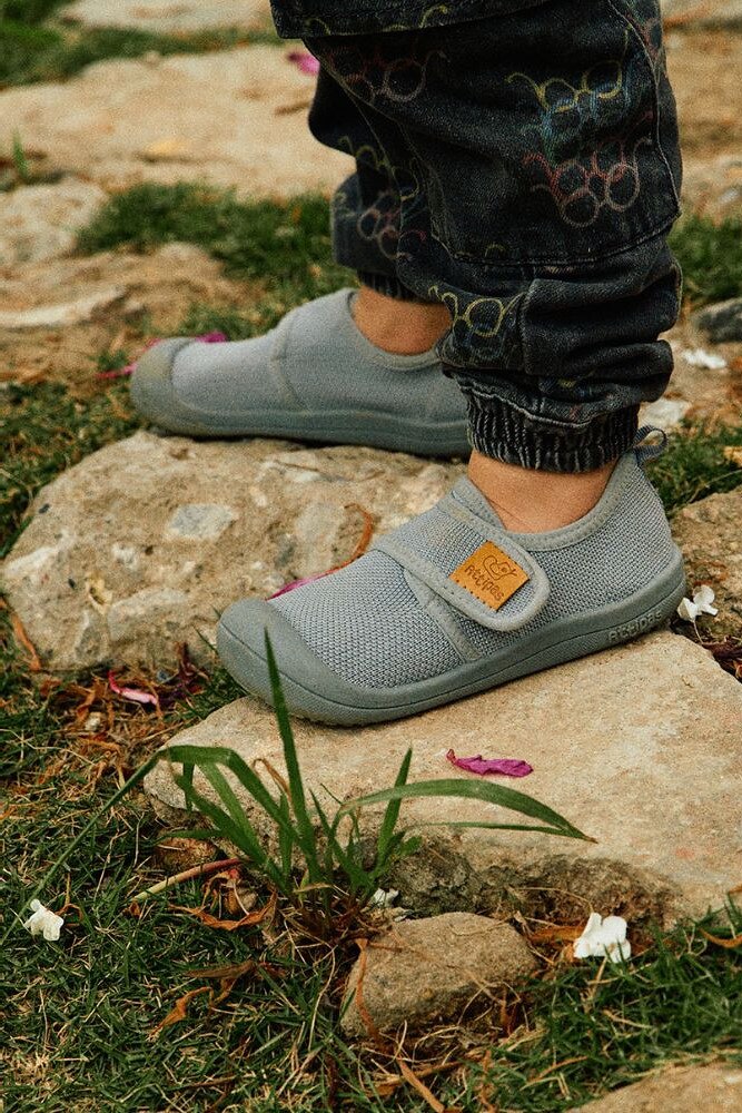 Zapatillas deportivas de bebé con cierre adherente color - Attipas - Gris Gris-4