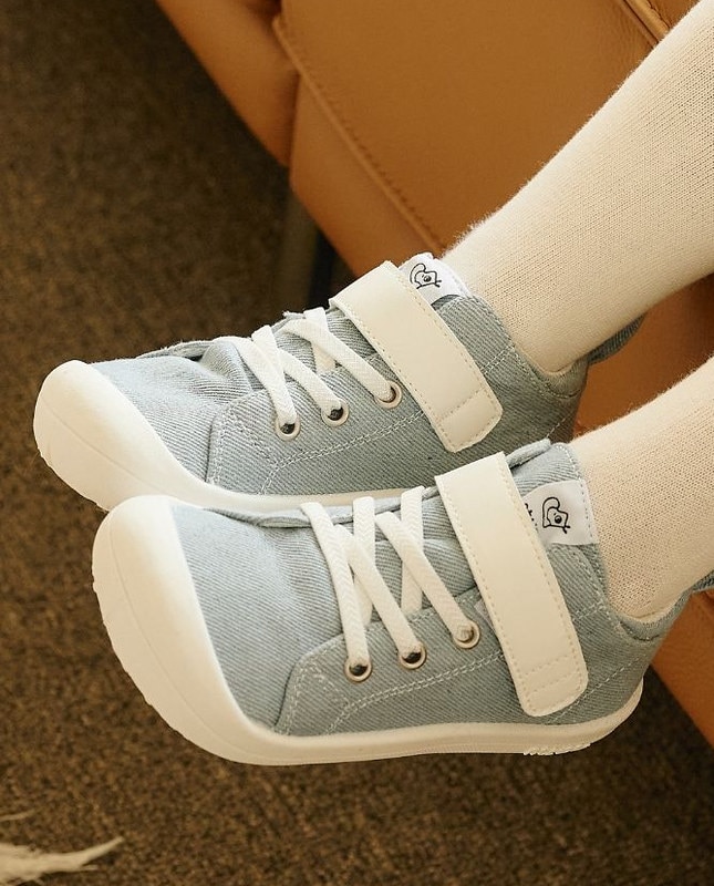 Zapatillas deportivas de bebé tejido denim con cierre adherente color - Attipas - Azul claro Azul claro-4