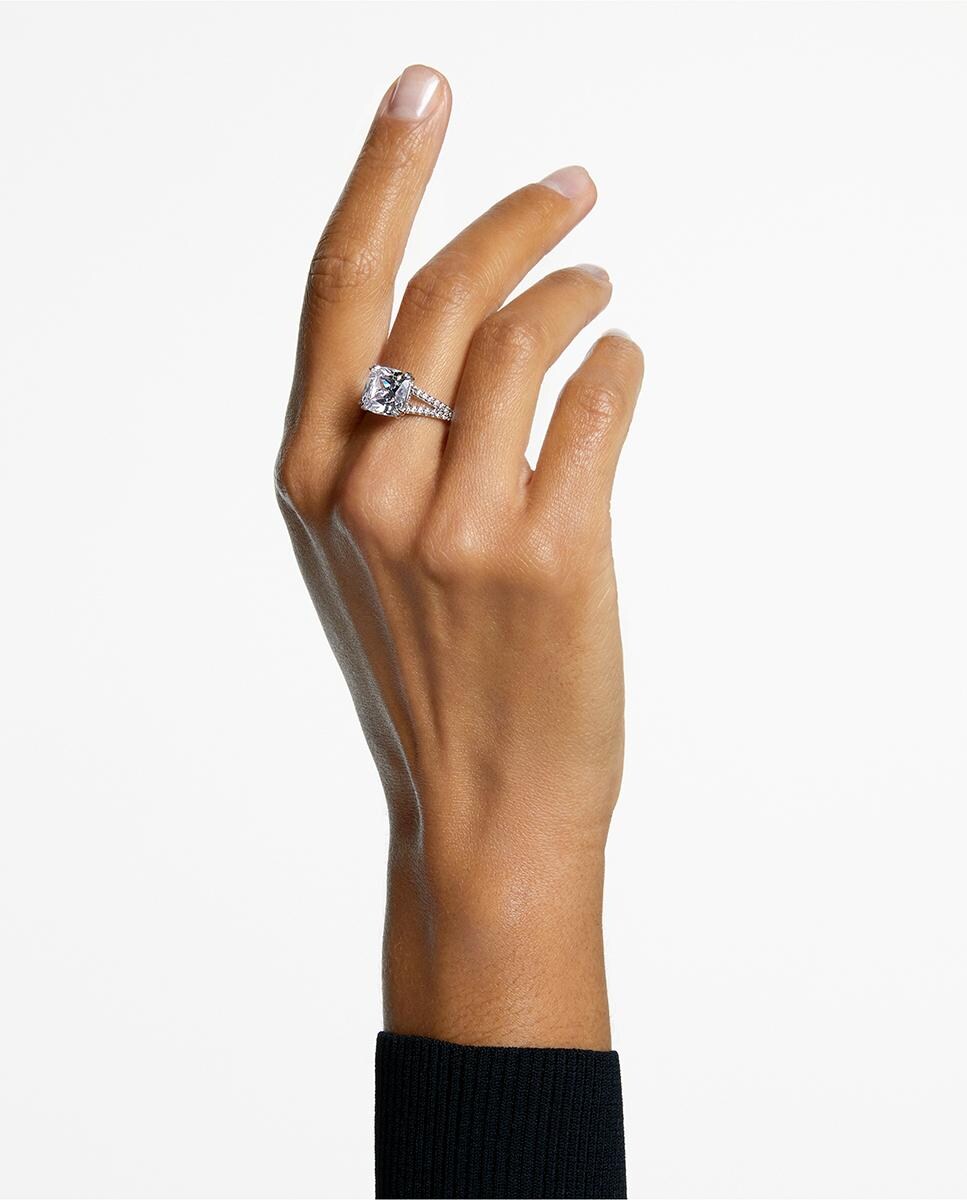 Anillo Constella bañado en rodio con adornos de pavé · Swarovski