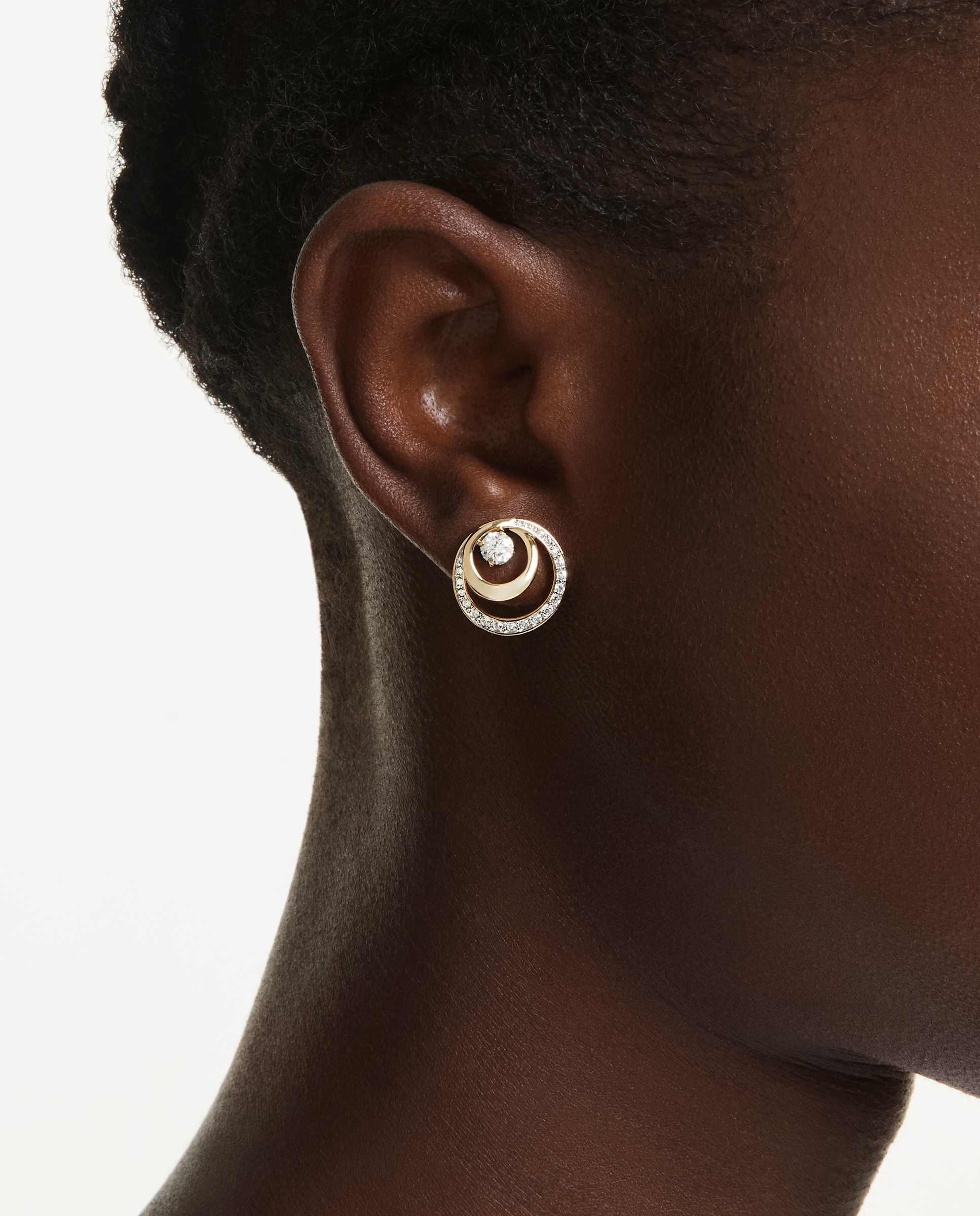 Pendientes hyperbola de botón circulares con circonita bañados en oro - Swarovski - Blanco Blanco-5