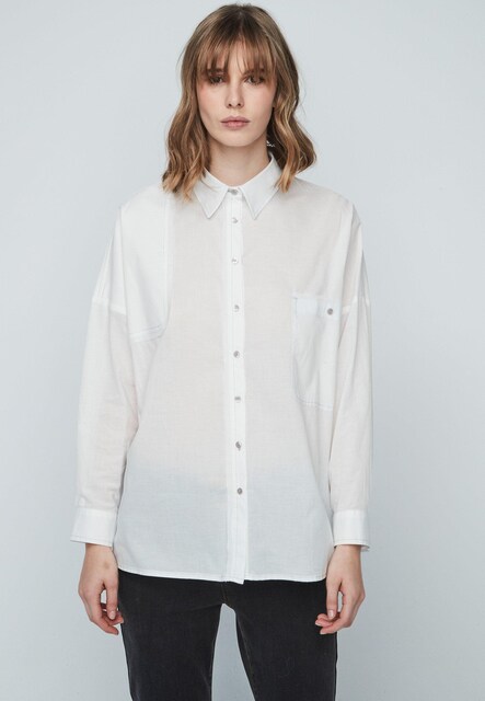 Imagen 0 de Camisa oversize de mujer con costuras en contraste y tejido translúcido