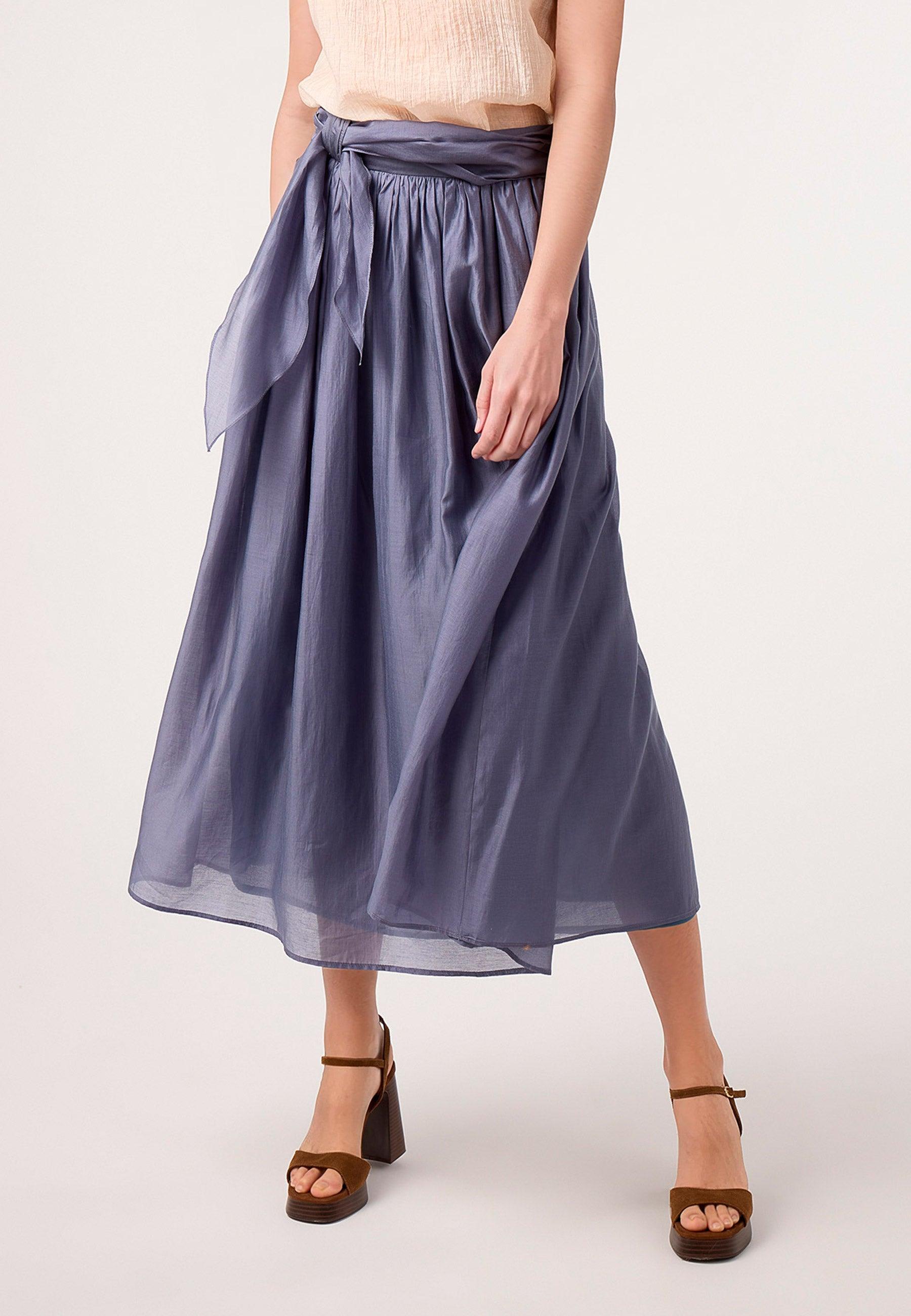 Dolores Promesas - Falda midi con un cinturón ancho con lazada que permite ajustar la cintura.