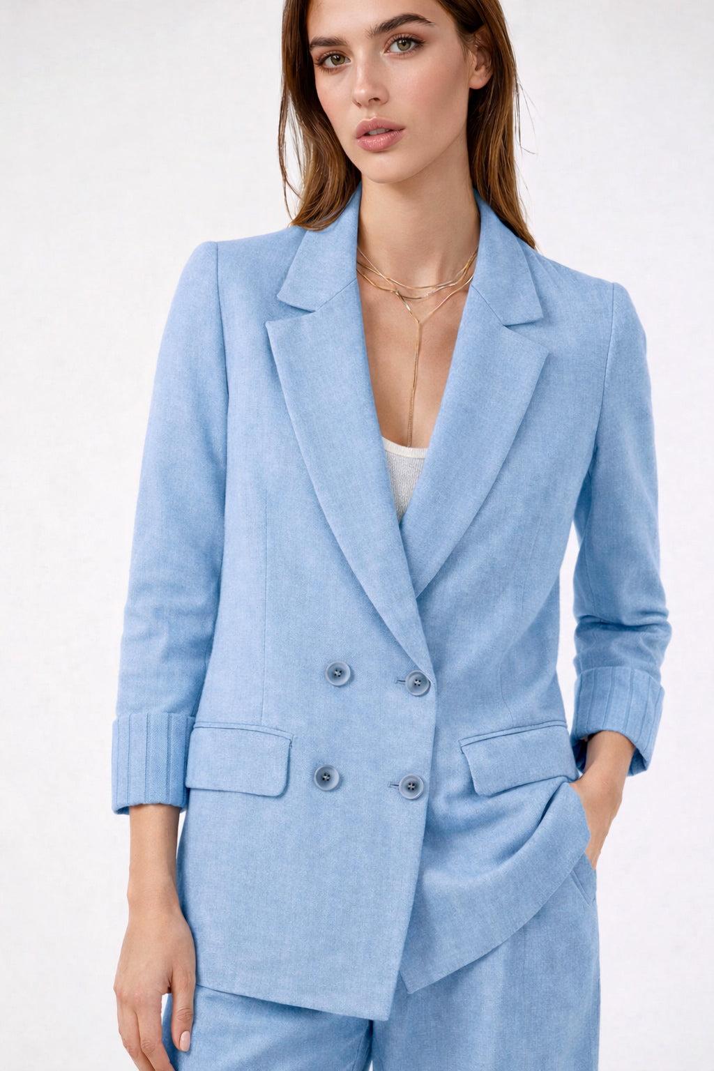 Dolores Promesas - Blazer de mujer con diseño cruzado y doble botonadura frontal y bolsillos con solapa.