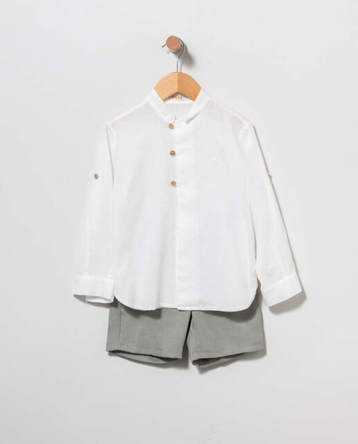 Imagen 0 de Conjunto de niño de camisa blanca de manga larga y bermuda