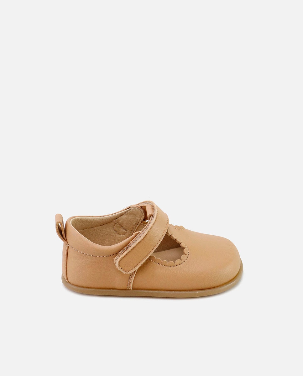Imagen 0 de Pepitos barefoot de bebé en piel con cierre adherente Camel