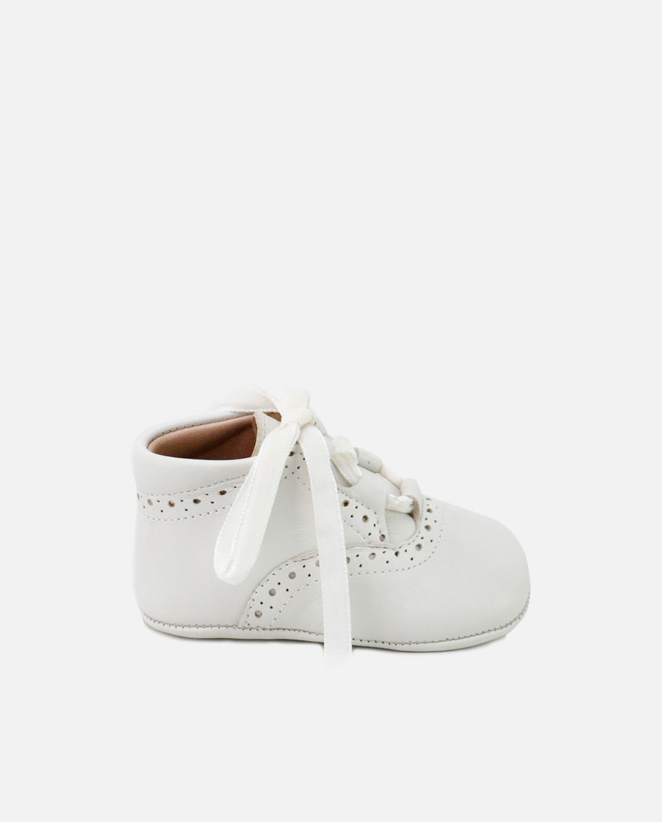 Imagen 0 de Patucos de bebé en piel suave Beige